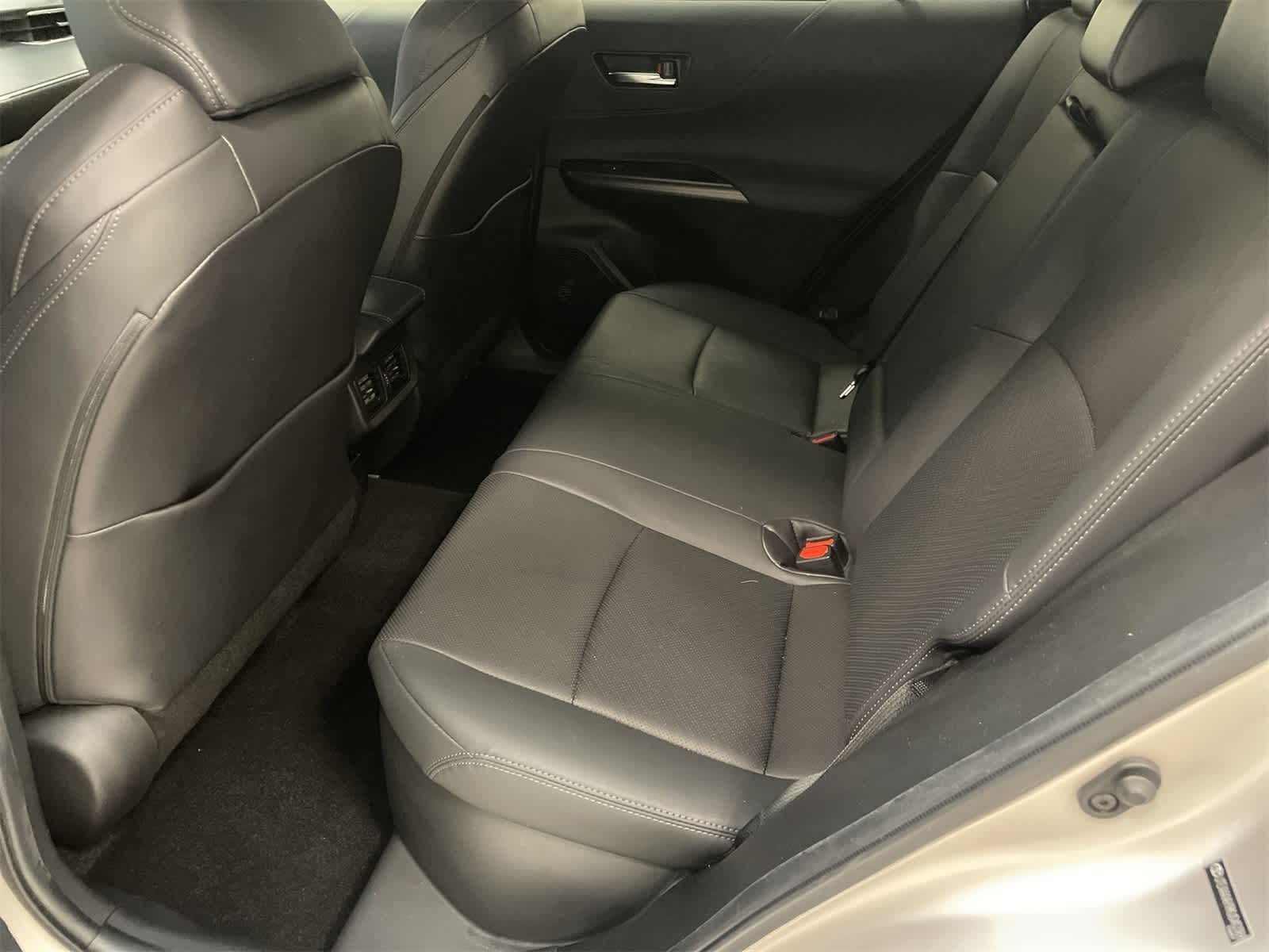 Thumbnail: 2021 Toyota Venza - 21