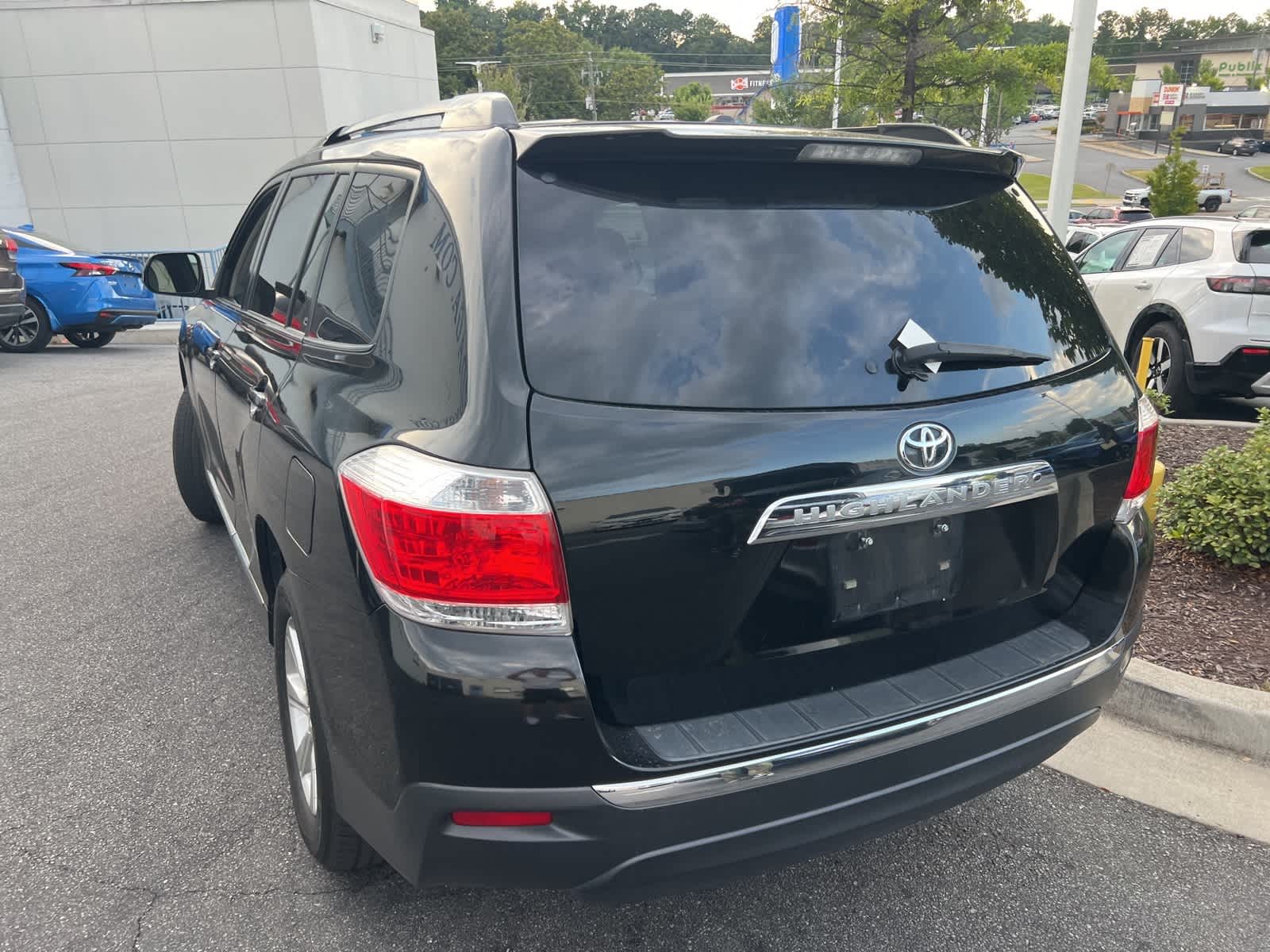 Thumbnail: 2011 Toyota Highlander - 9