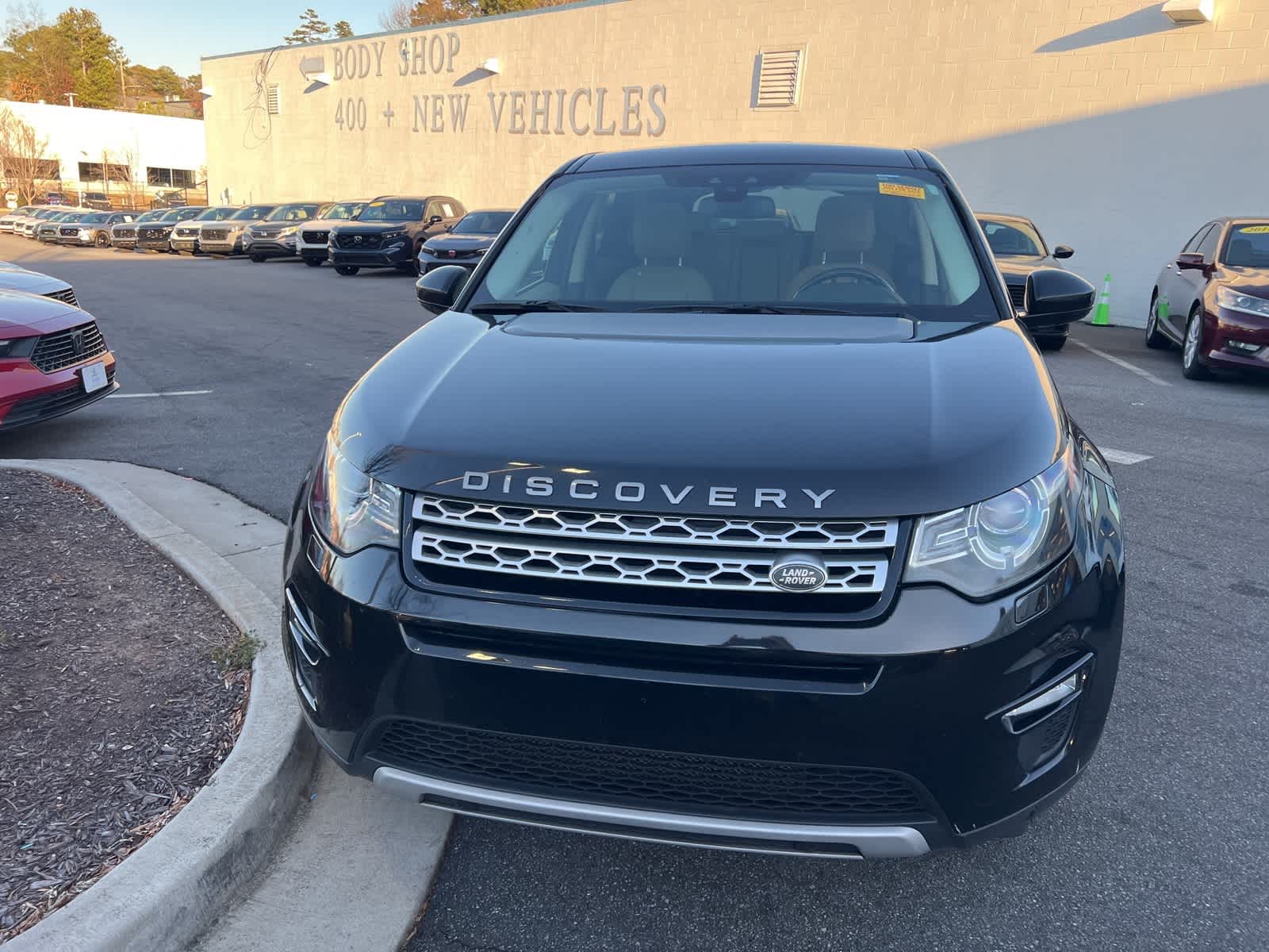 Thumbnail: 2016 Land Rover Discovery Sport - 14