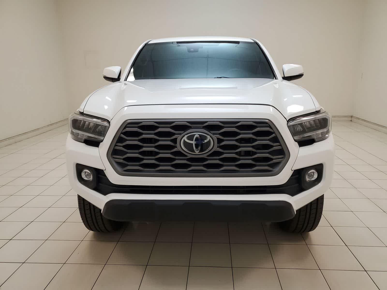 Thumbnail: 2023 Toyota Tacoma - 20