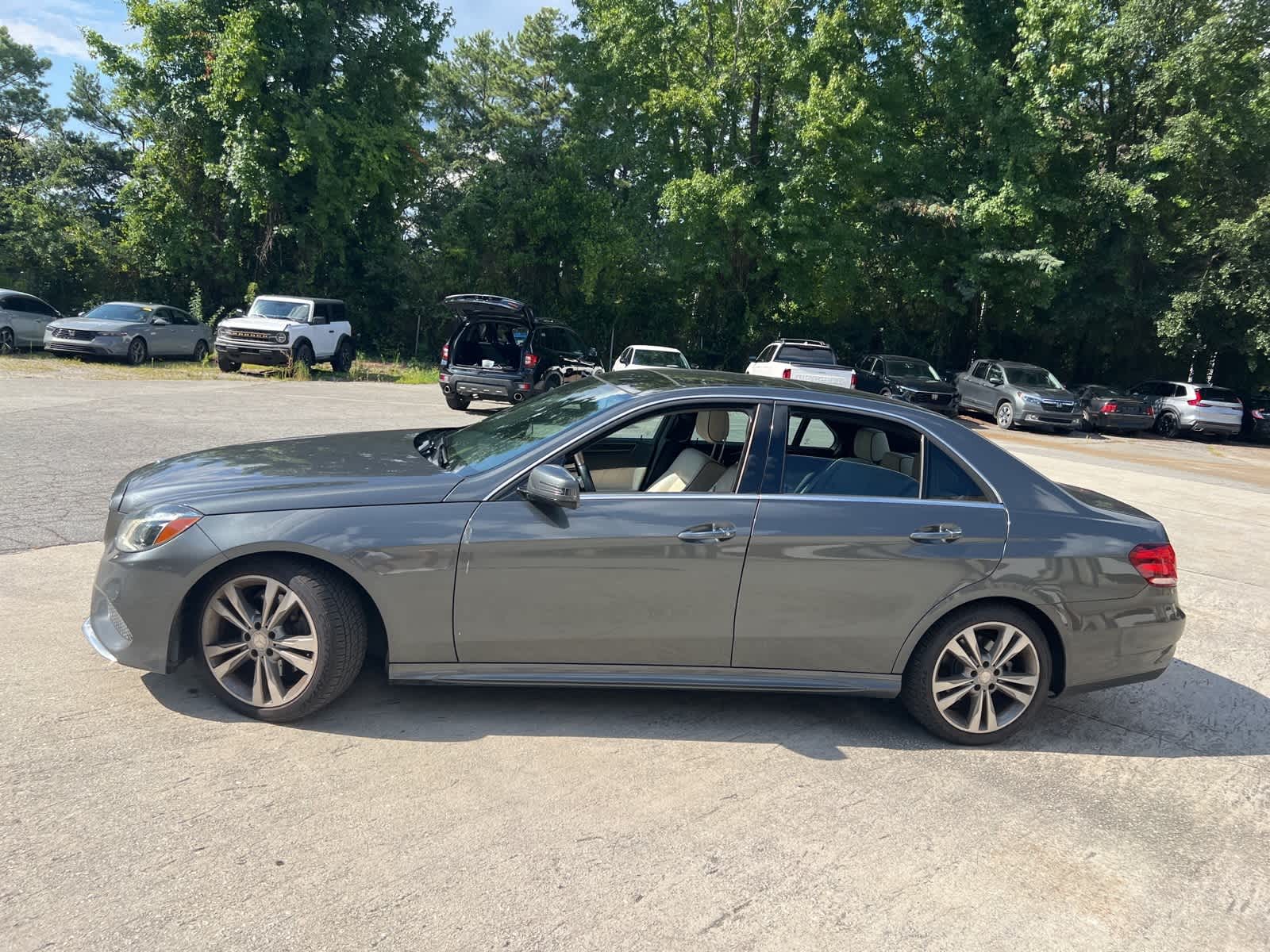 Thumbnail: 2016 Mercedes-Benz E-Class - 6