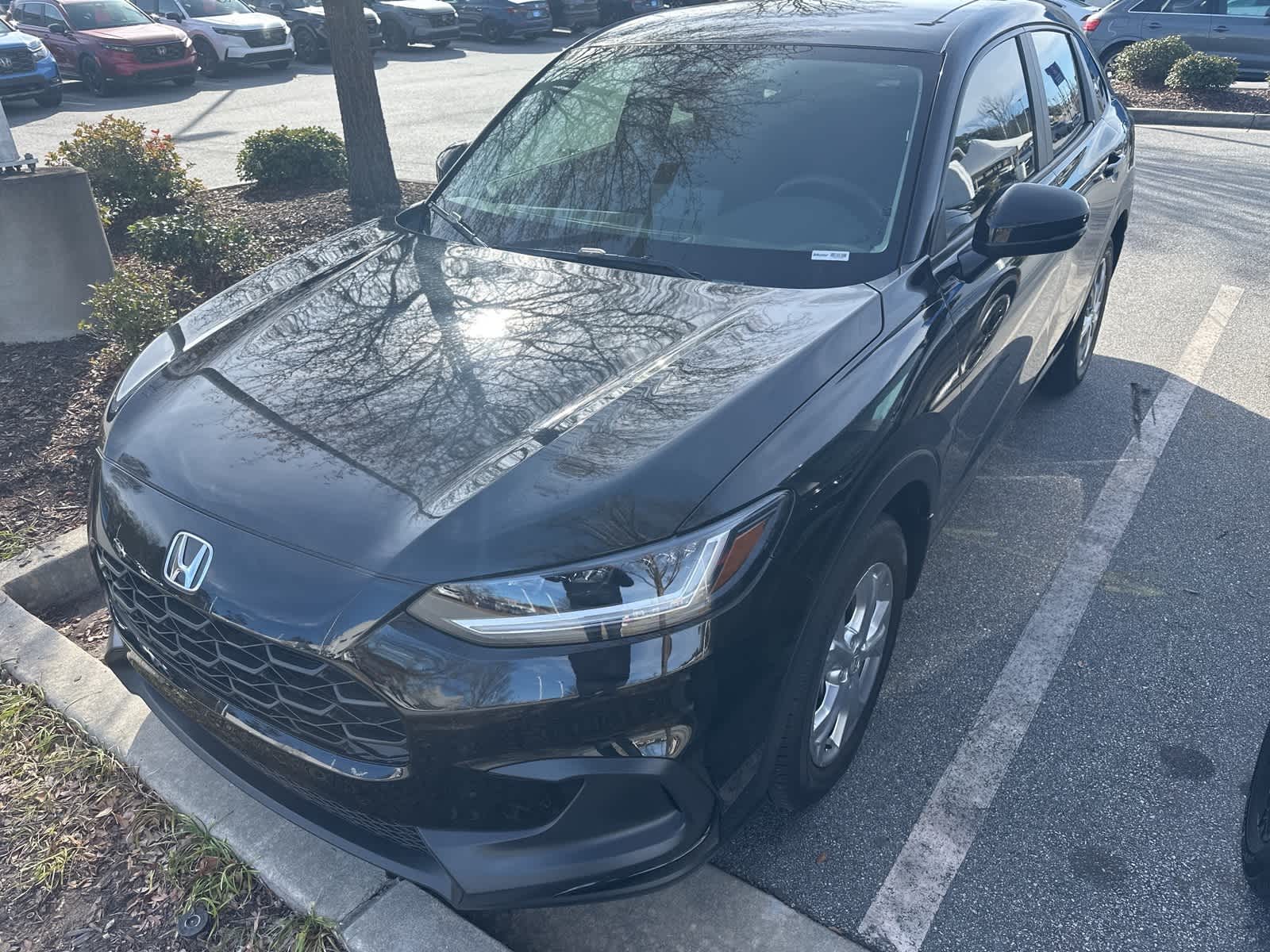 2025 Honda HR-V LX's photo