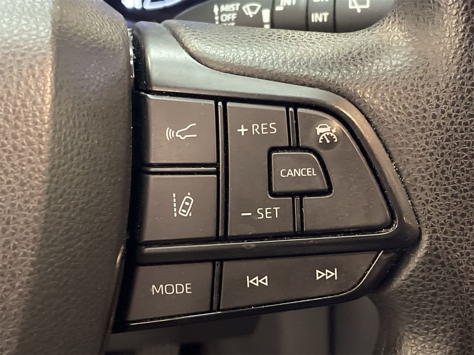 Thumbnail: 2023 Toyota Sienna - 11