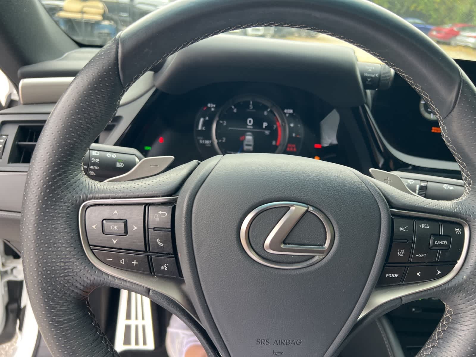 Thumbnail: 2022 Lexus ES - 22