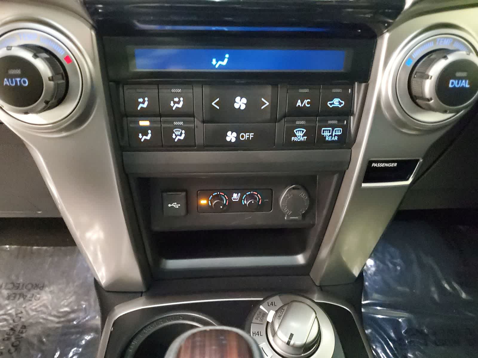 Thumbnail: 2023 Toyota 4Runner - 32