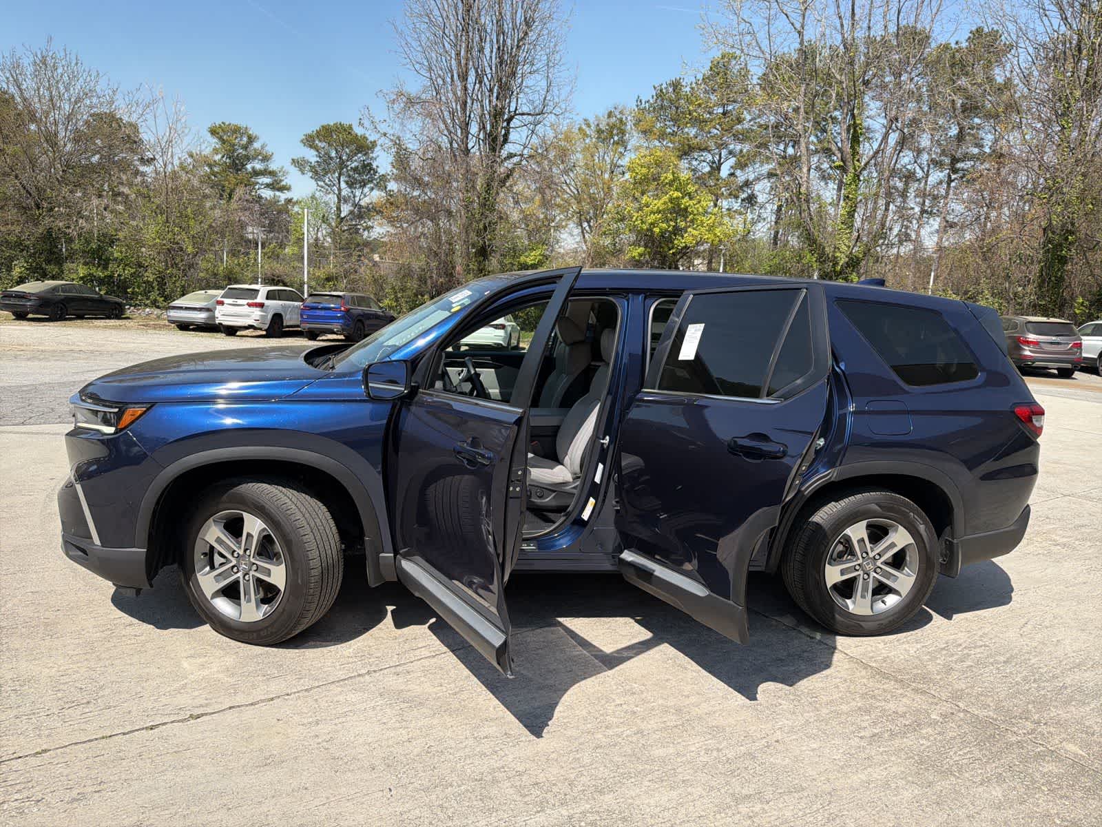 Thumbnail: 2024 Honda Pilot - 16