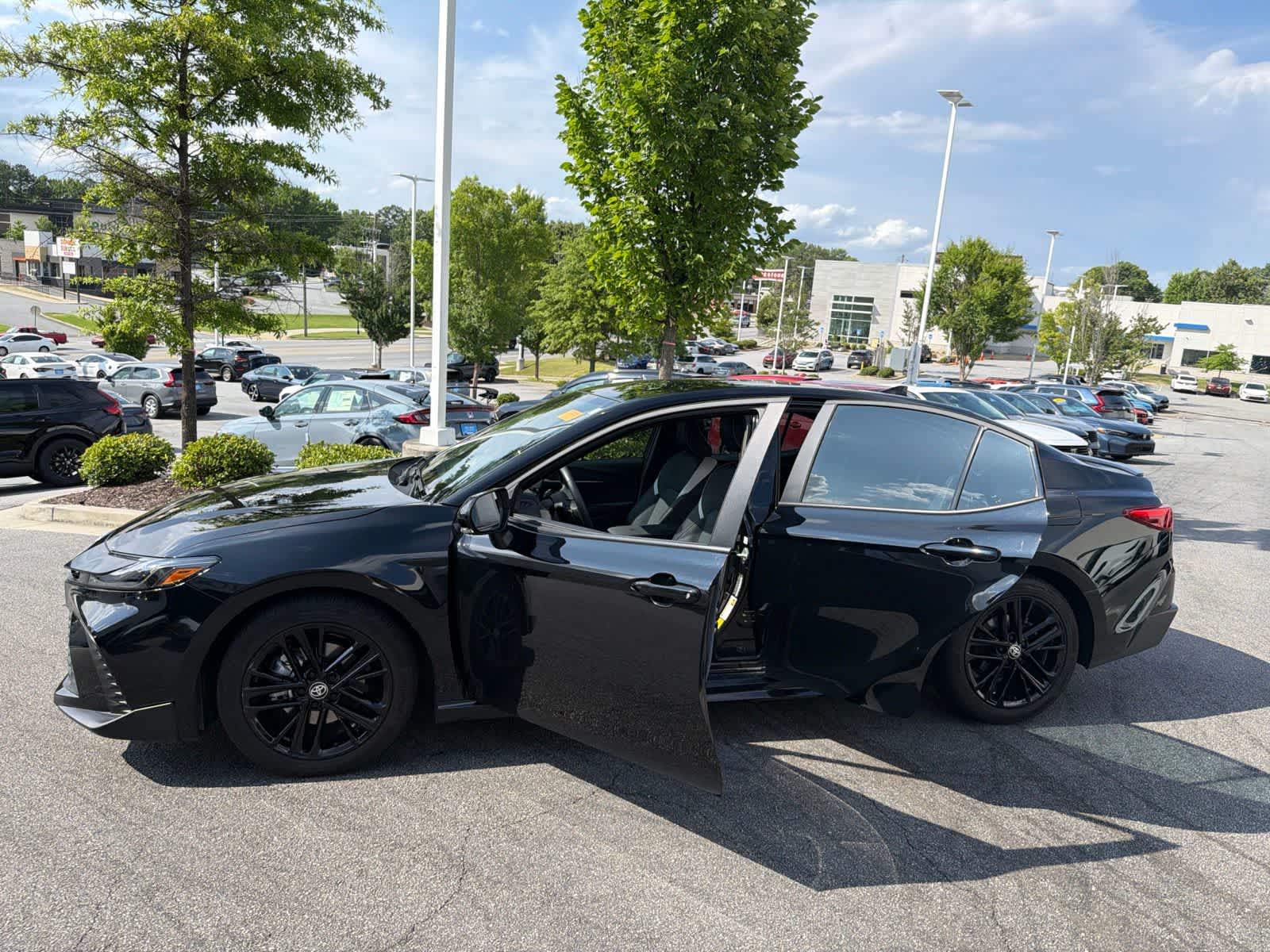 Thumbnail: 2025 Toyota Camry - 19