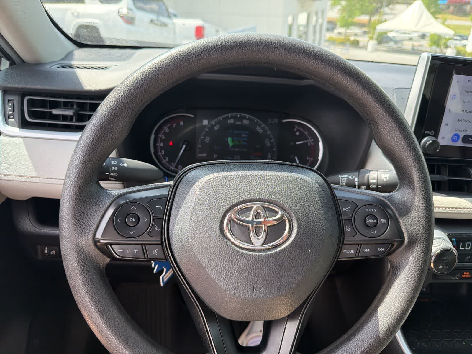 Thumbnail: 2023 Toyota RAV4 - 21