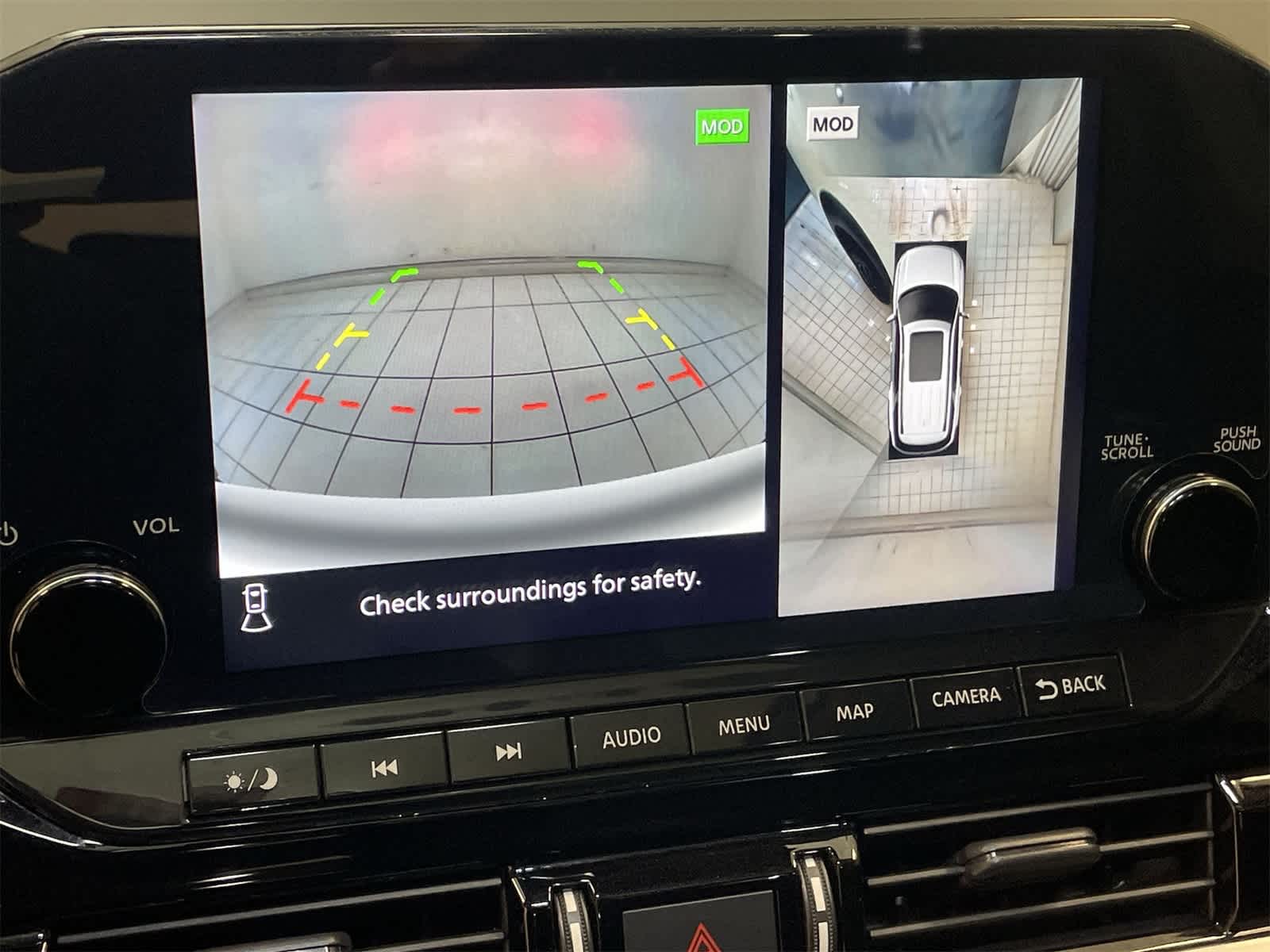 Thumbnail: 2023 Nissan Pathfinder - 4