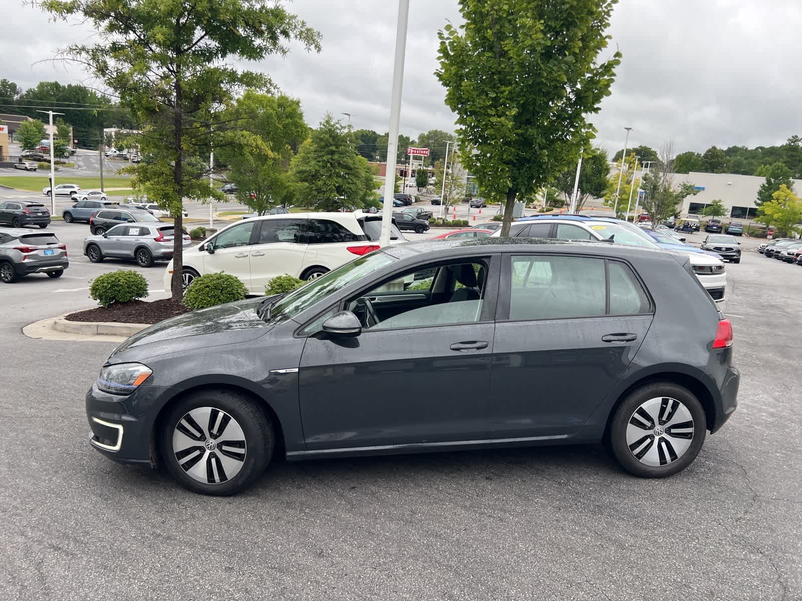 Thumbnail: 2015 Volkswagen e-Golf - 6