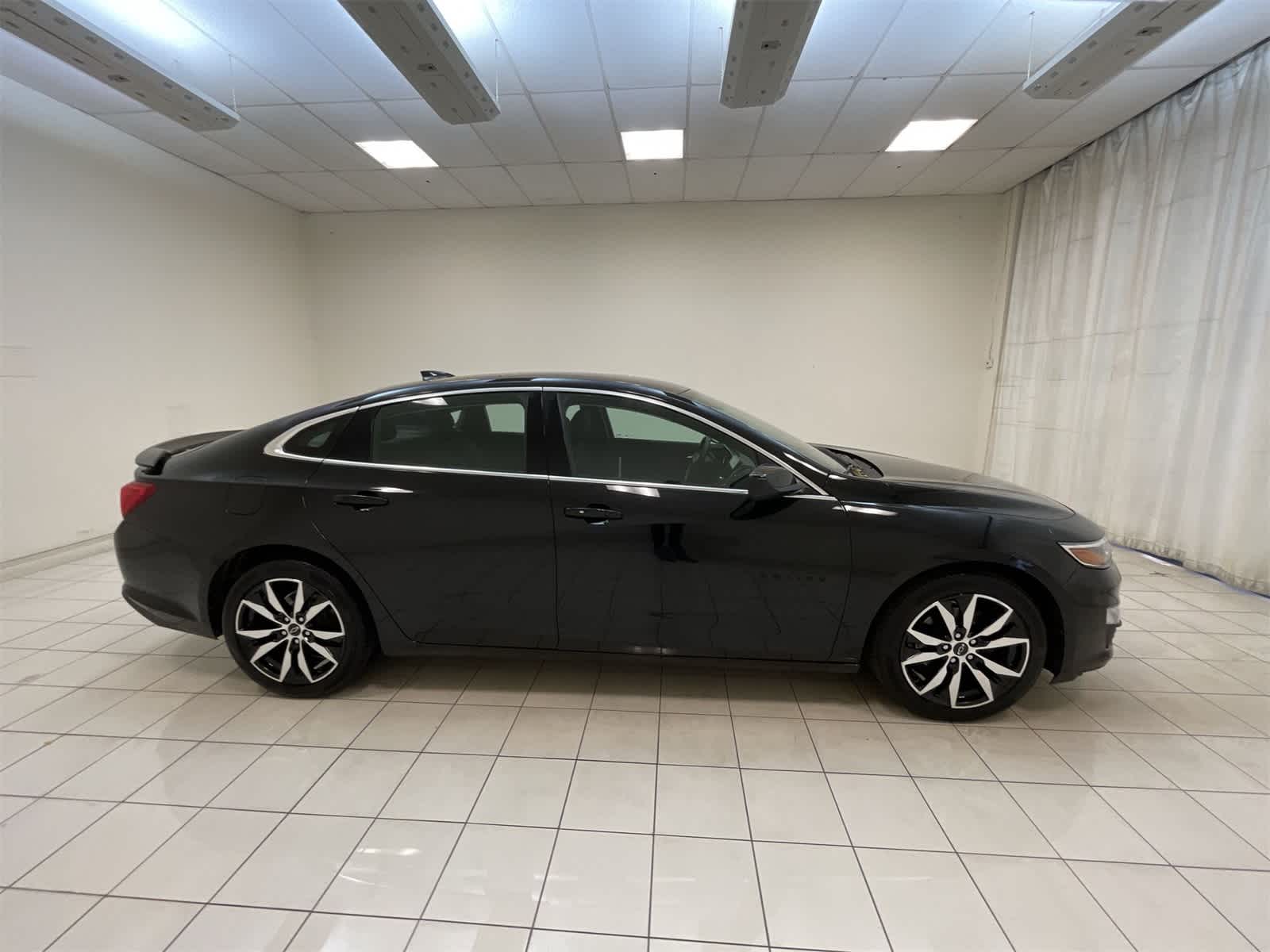 Thumbnail: 2022 Chevrolet Malibu - 24