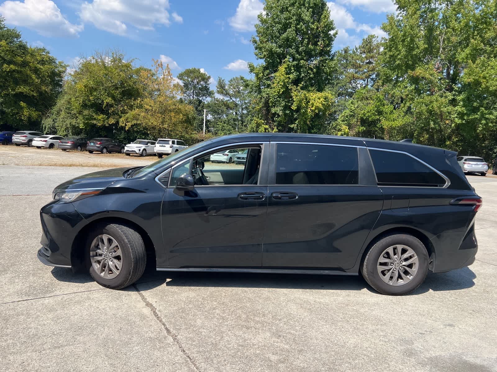 Thumbnail: 2023 Toyota Sienna - 7
