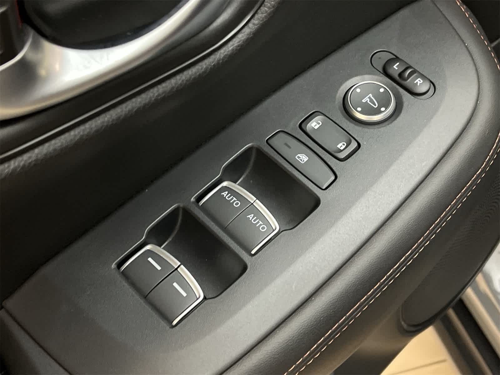 Thumbnail: 2025 Honda HR-V - 16