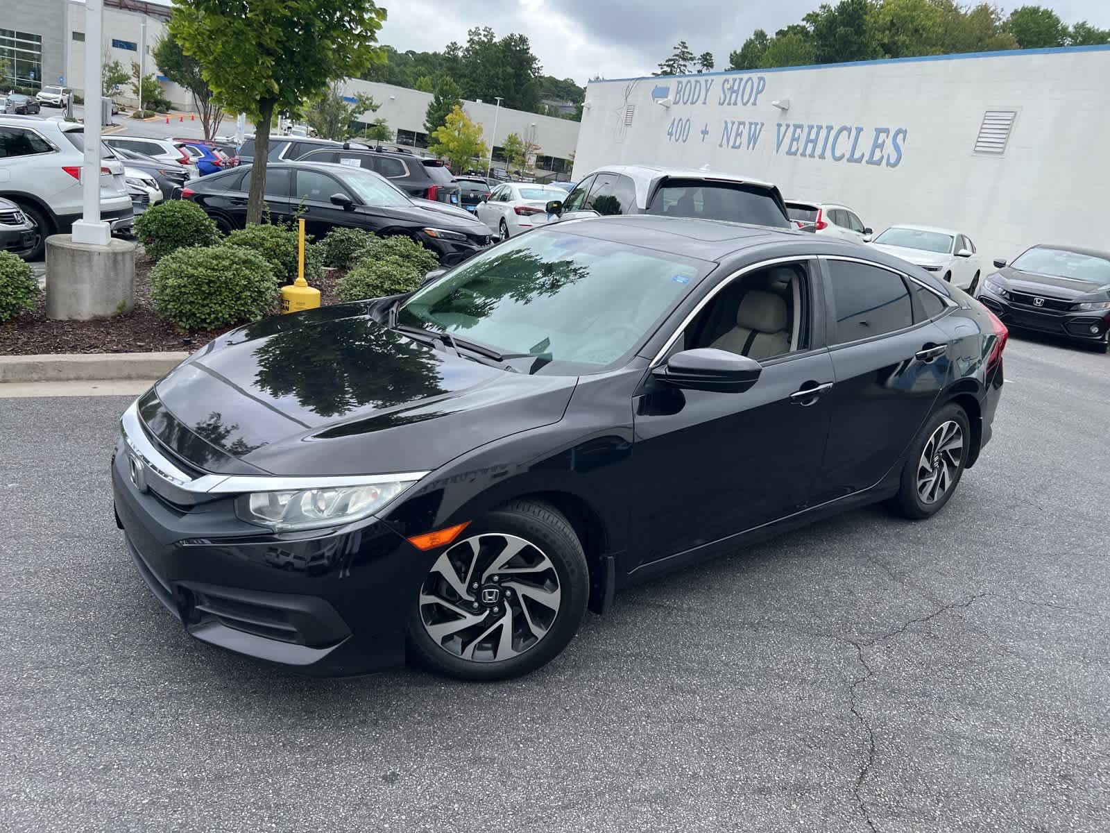 Thumbnail: 2017 Honda Civic - 4