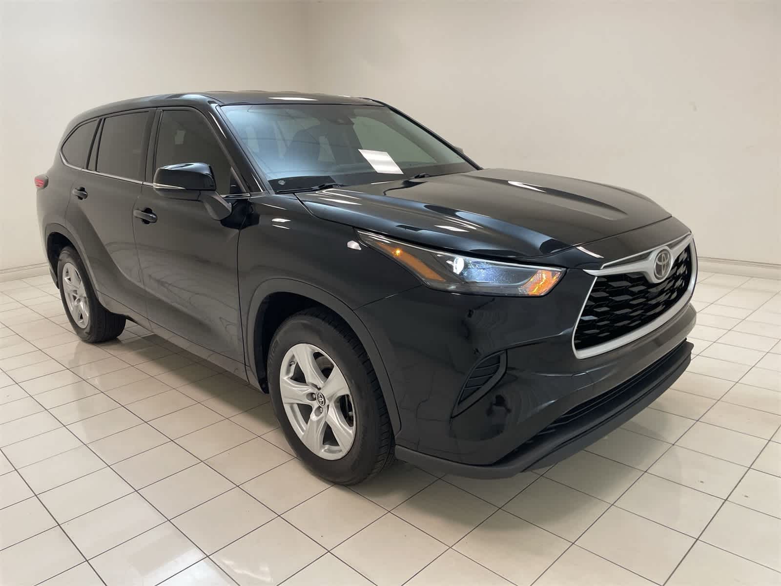 Thumbnail: 2022 Toyota Highlander - 23