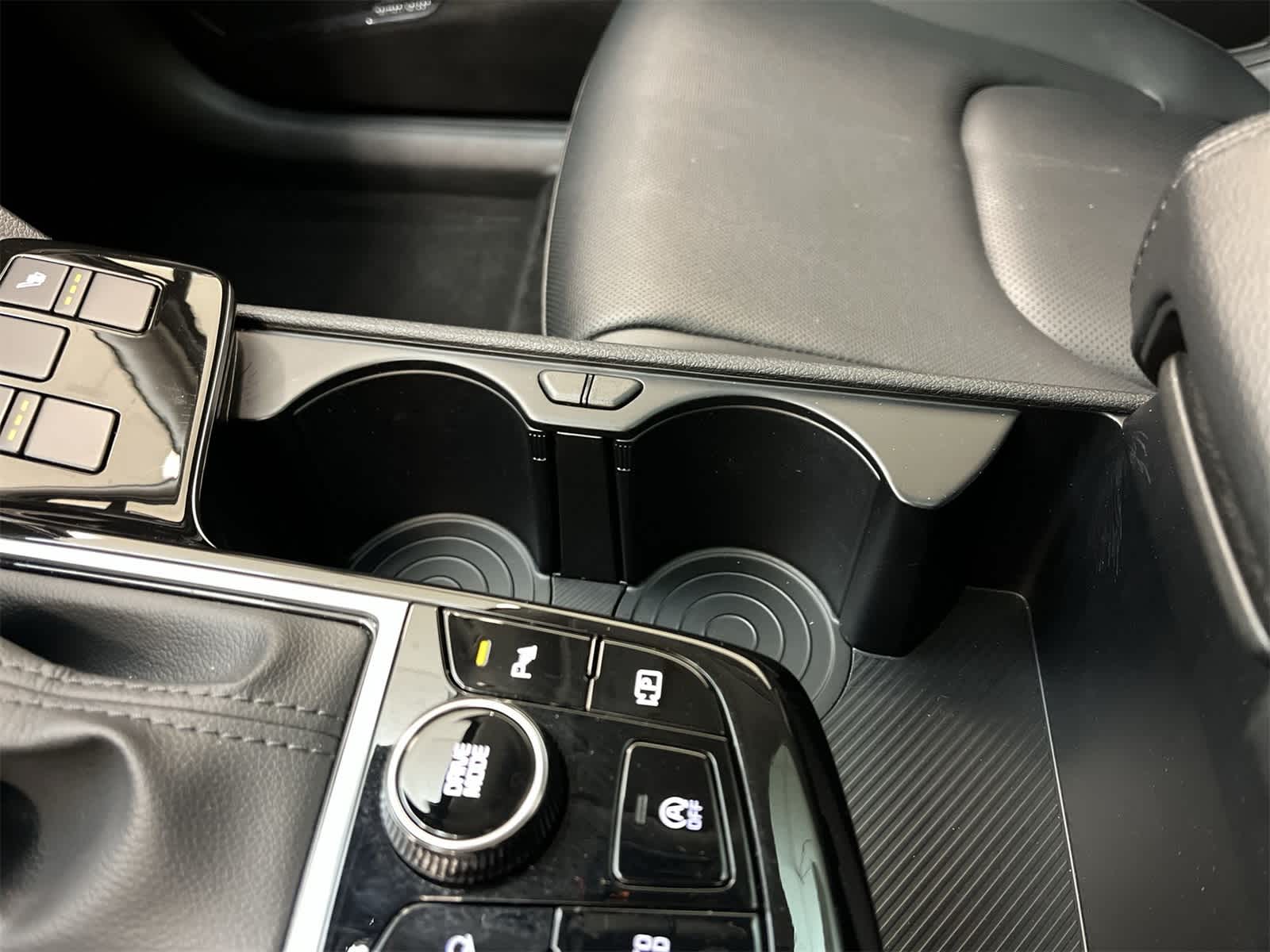 Thumbnail: 2023 Kia Sportage - 11