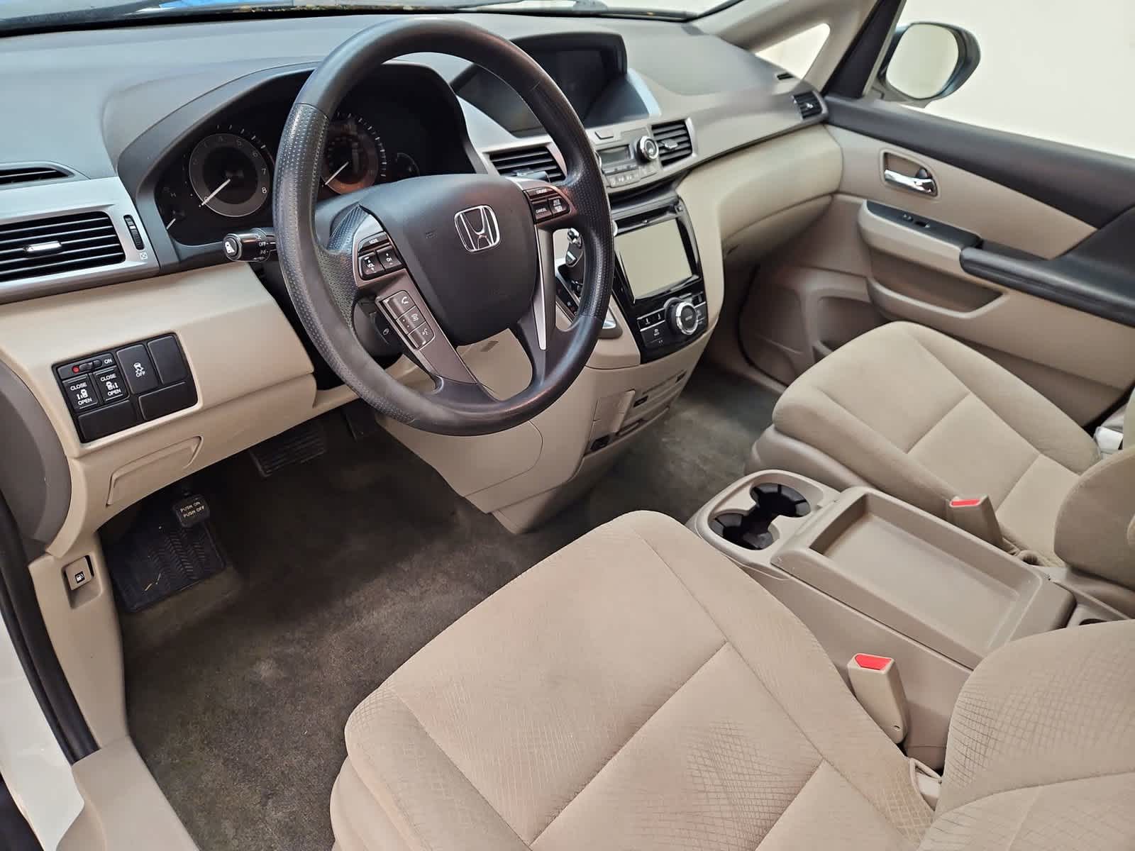 Used 2016 Honda Odyssey SE with VIN 5FNRL5H3XGB009777 for sale in Chamblee, GA