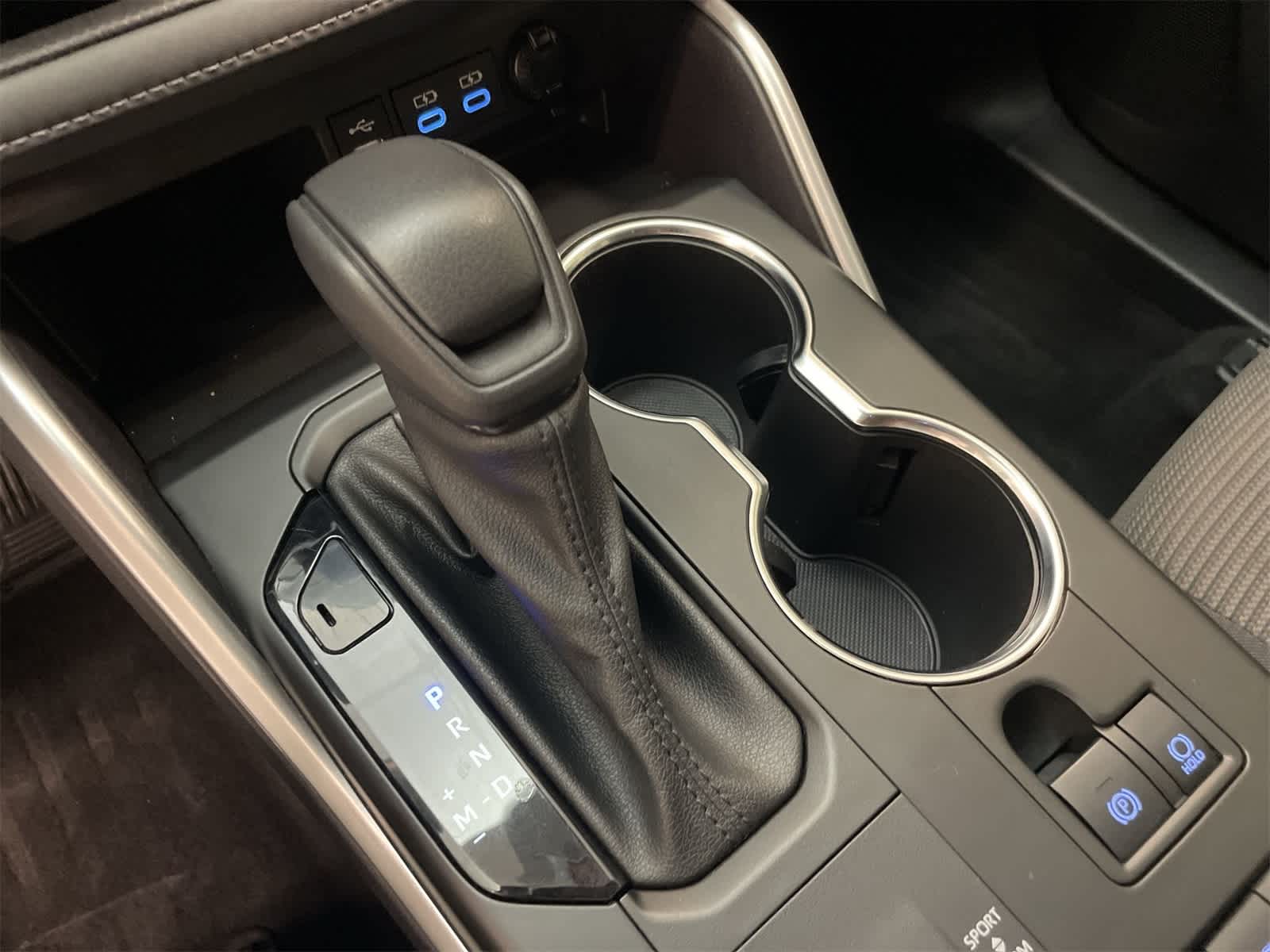 Thumbnail: 2022 Toyota Highlander - 7