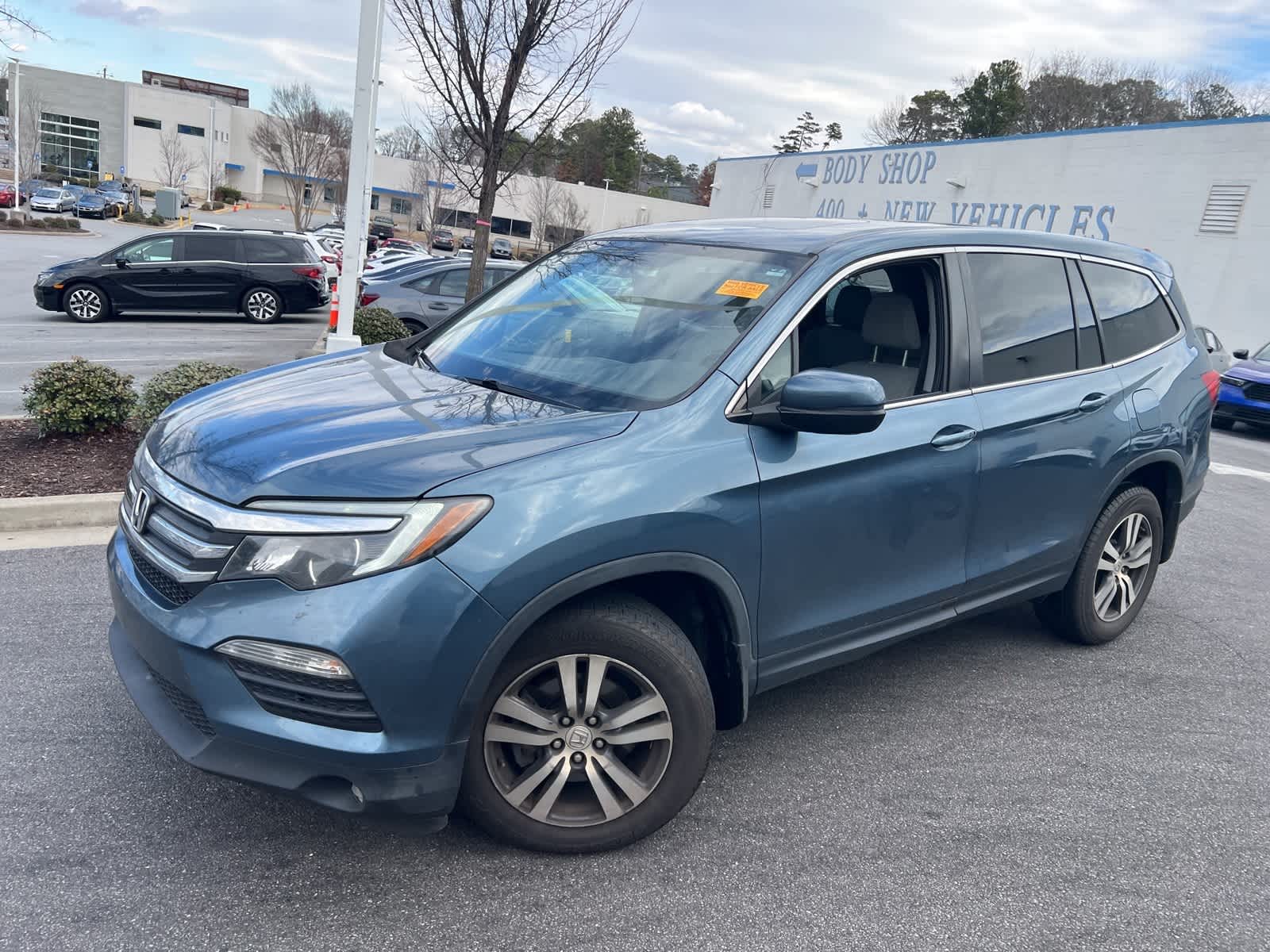 Thumbnail: 2016 Honda Pilot - 4