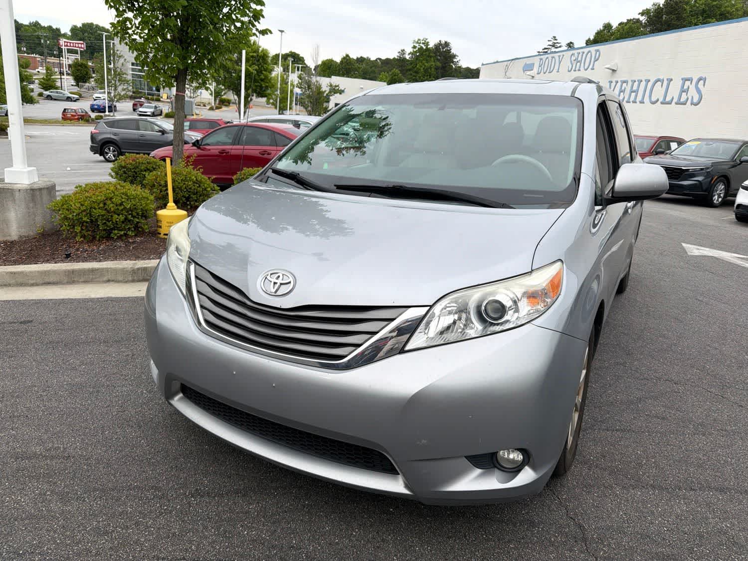 Thumbnail: 2013 Toyota Sienna - 3