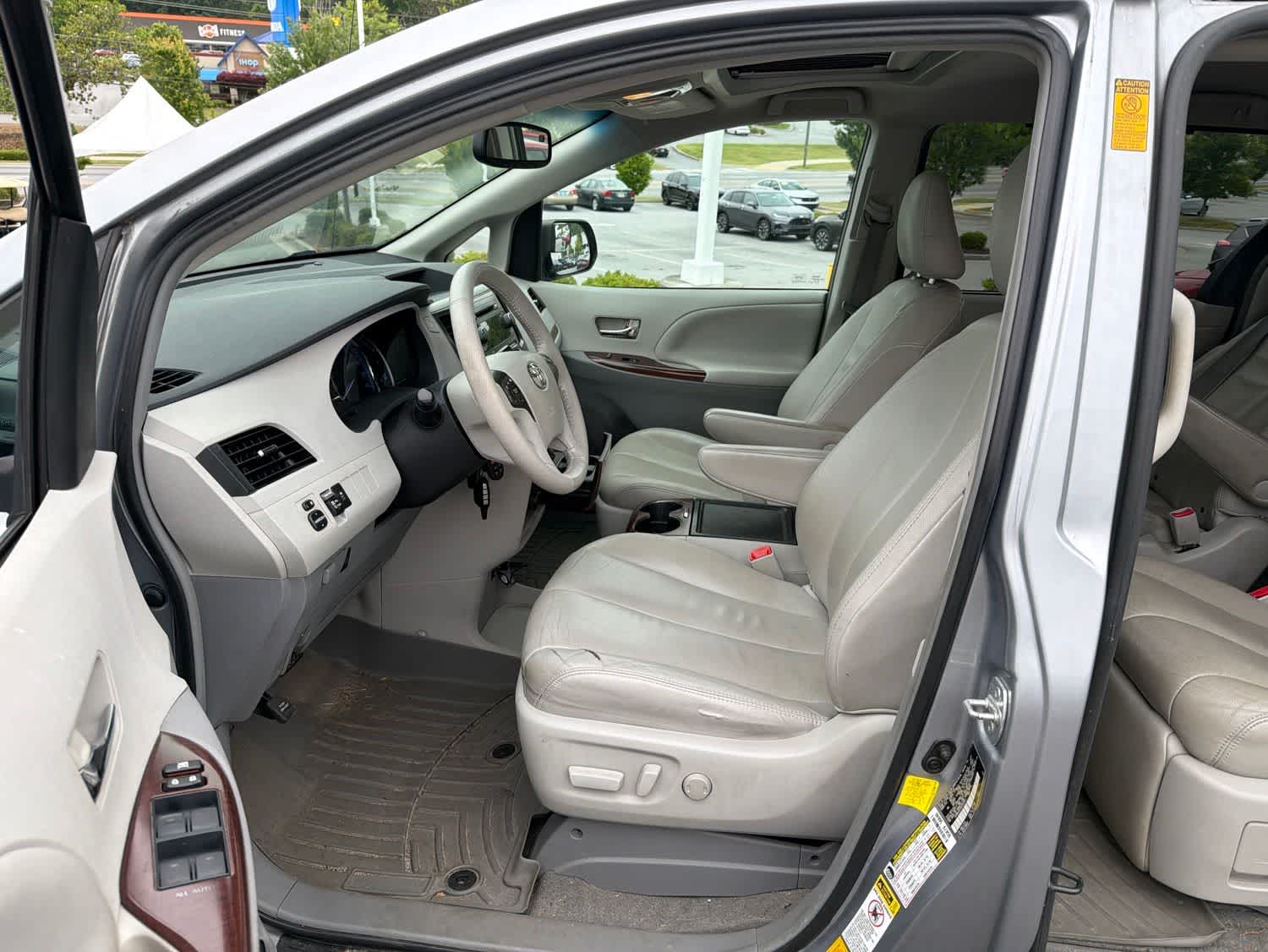 Thumbnail: 2013 Toyota Sienna - 15