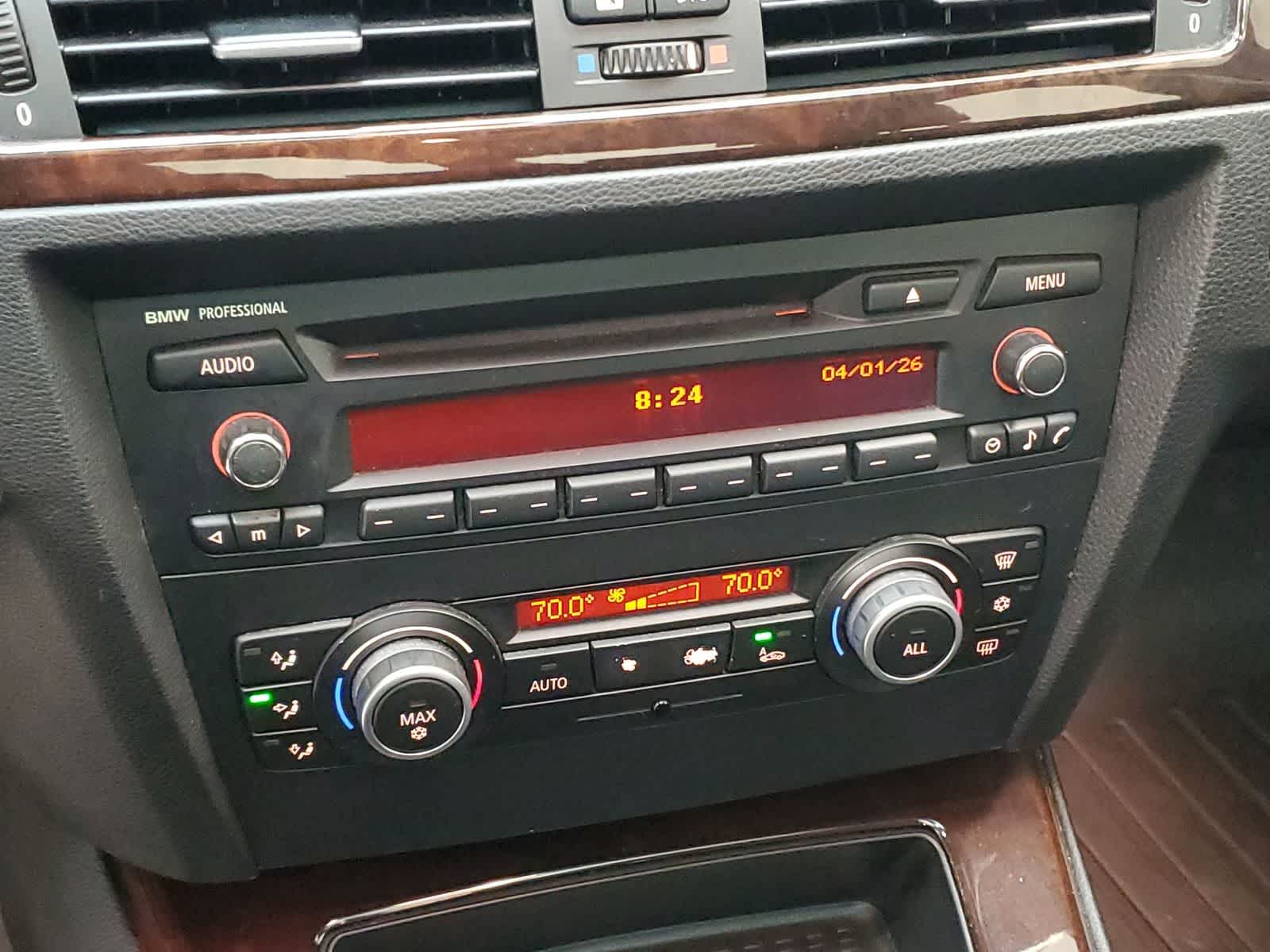 Thumbnail: 2011 BMW 3 Series - 27