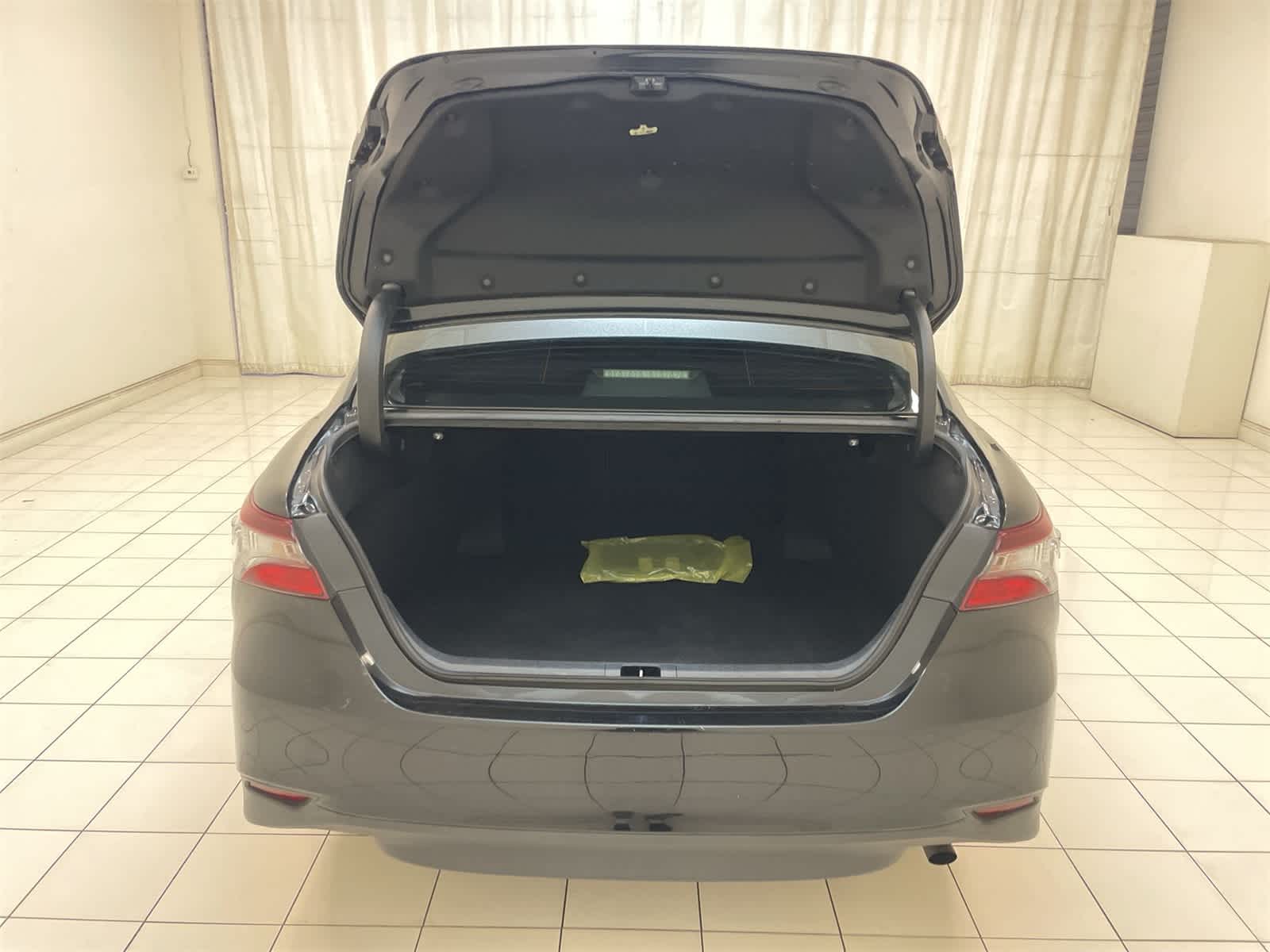 Thumbnail: 2022 Toyota Camry - 20