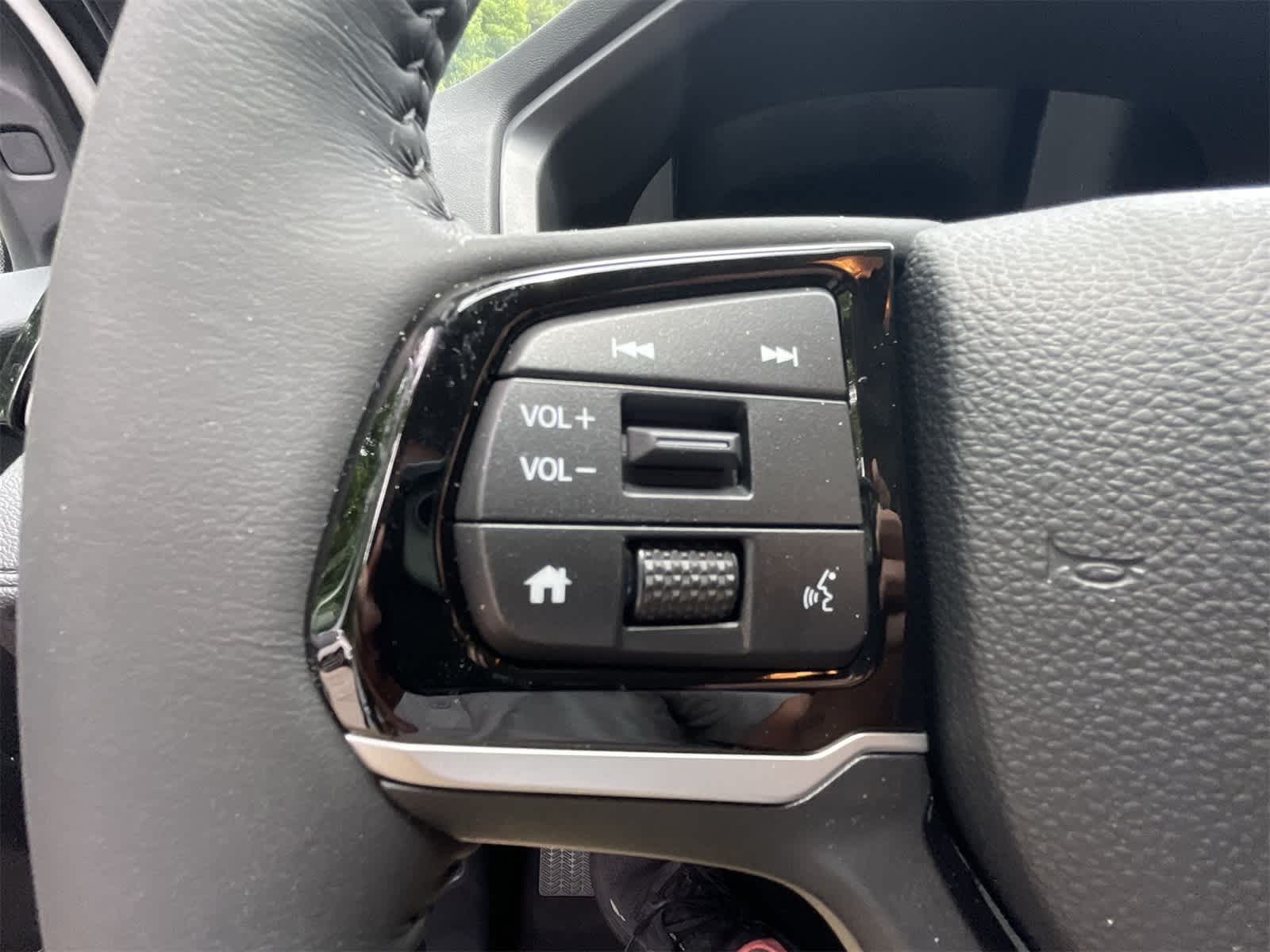 2025 Honda Odyssey Touring 23