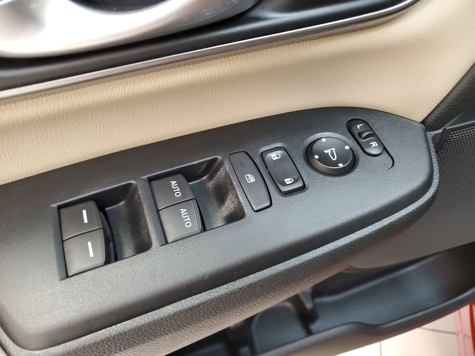 Thumbnail: 2019 Honda CR-V - 17