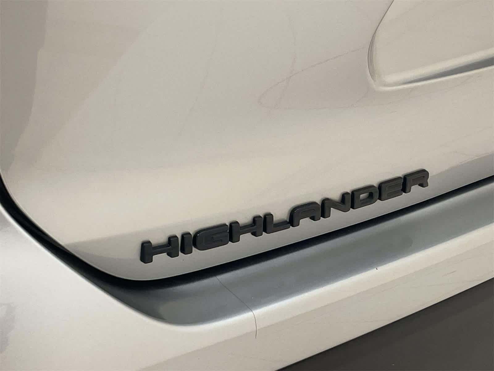 Thumbnail: 2023 Toyota Highlander - 19