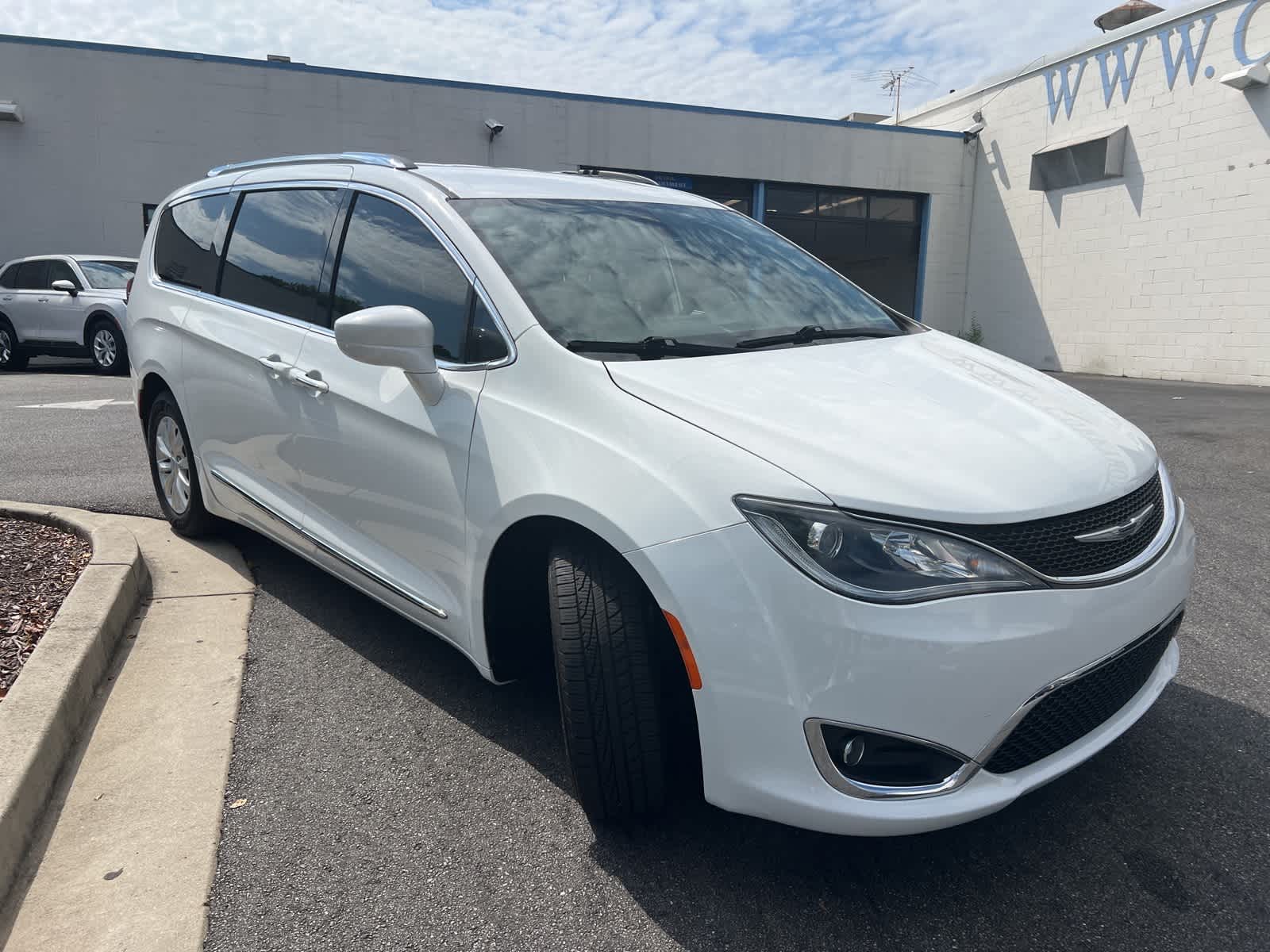 Thumbnail: 2019 Chrysler Pacifica - 11