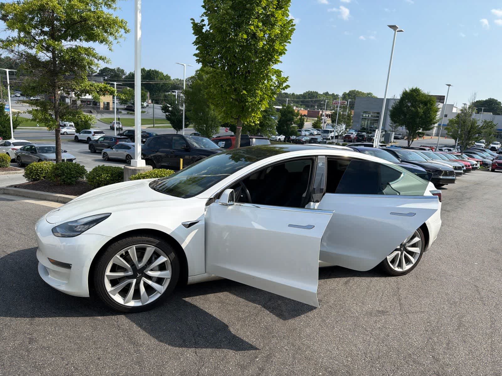 Thumbnail: 2019 Tesla Model 3 - 17