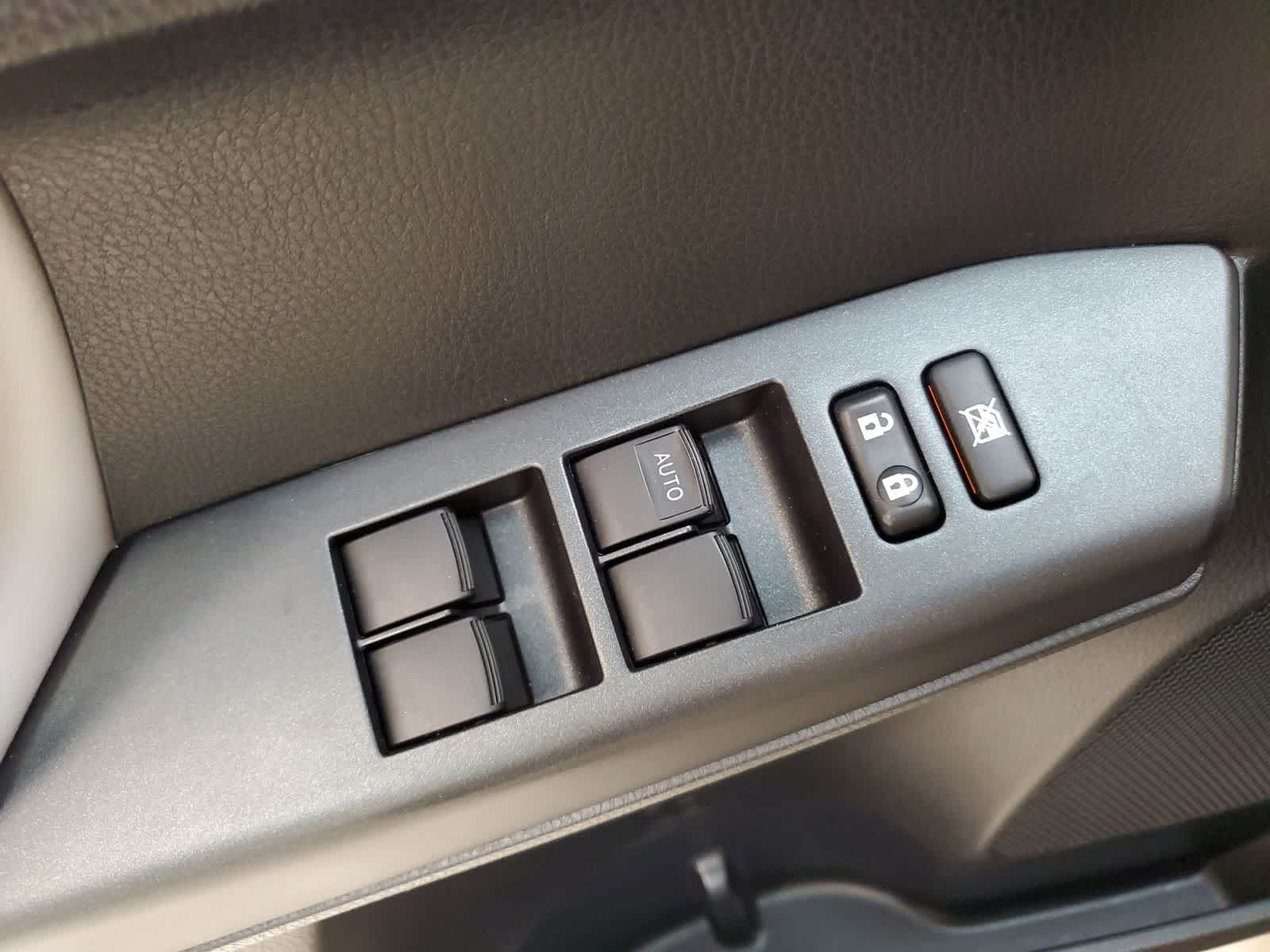 Thumbnail: 2018 Toyota RAV4 - 16