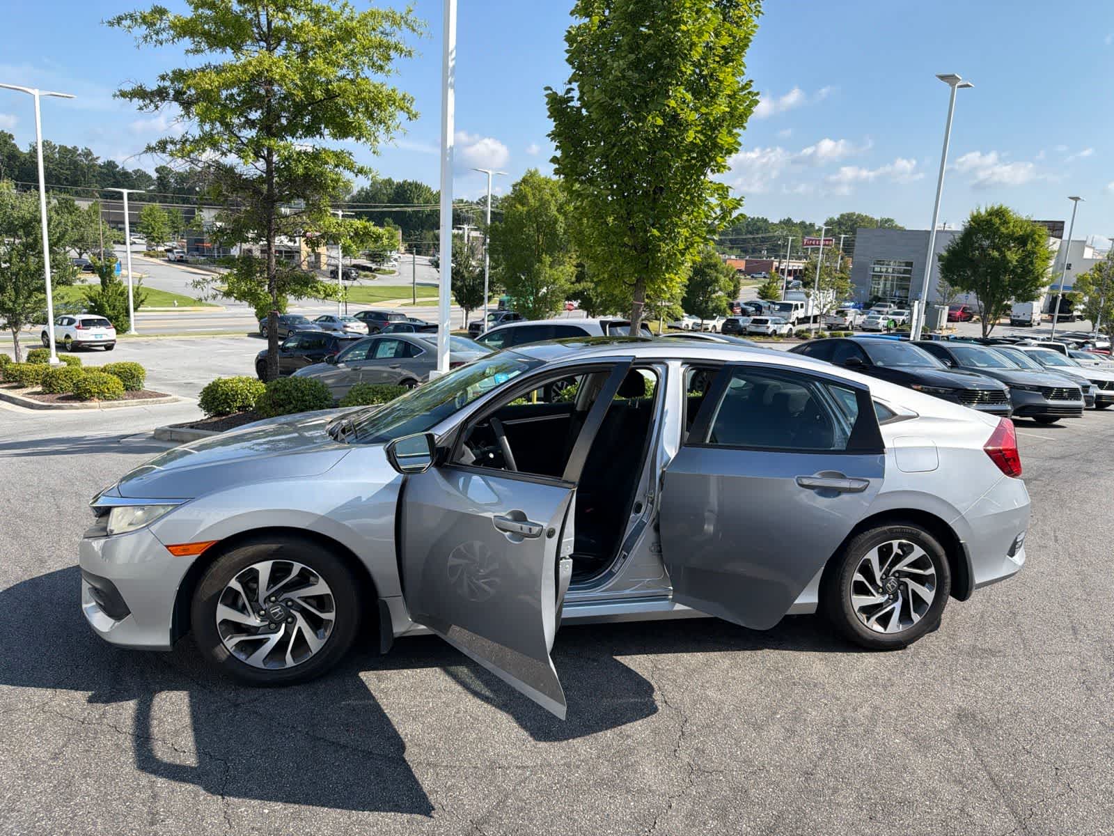 Thumbnail: 2016 Honda Civic - 17