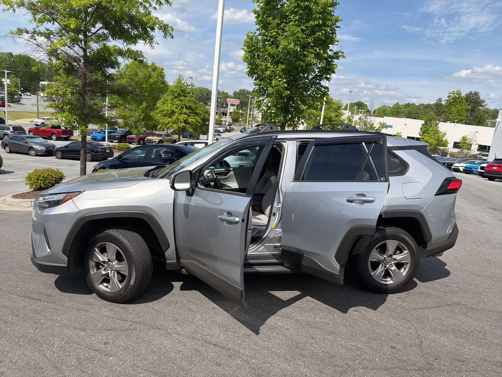 Thumbnail: 2023 Toyota RAV4 - 17