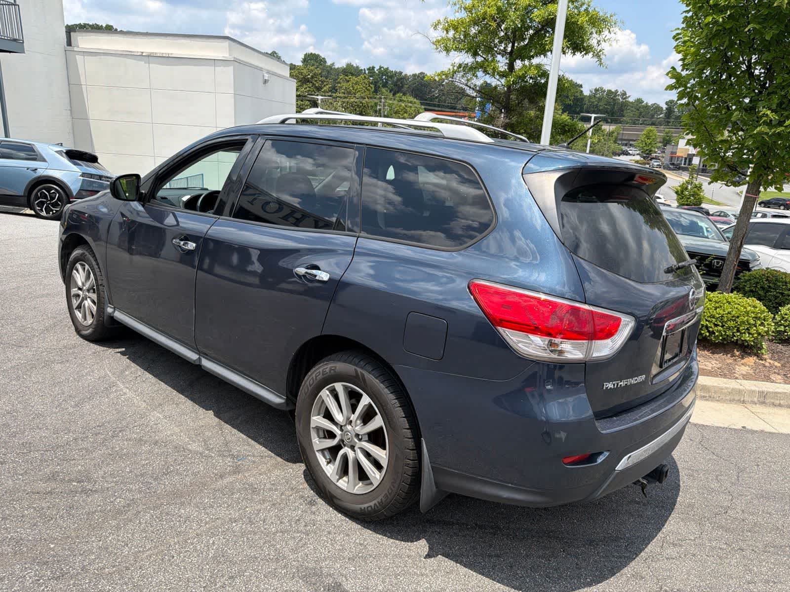 Thumbnail: 2016 Nissan Pathfinder - 8