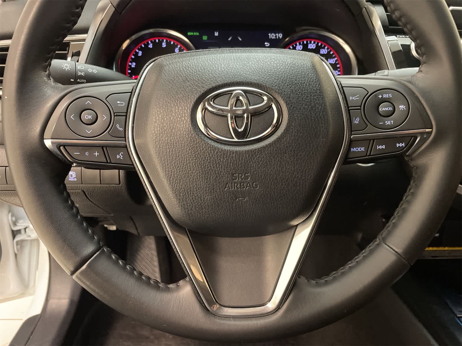 Thumbnail: 2019 Toyota Camry - 10