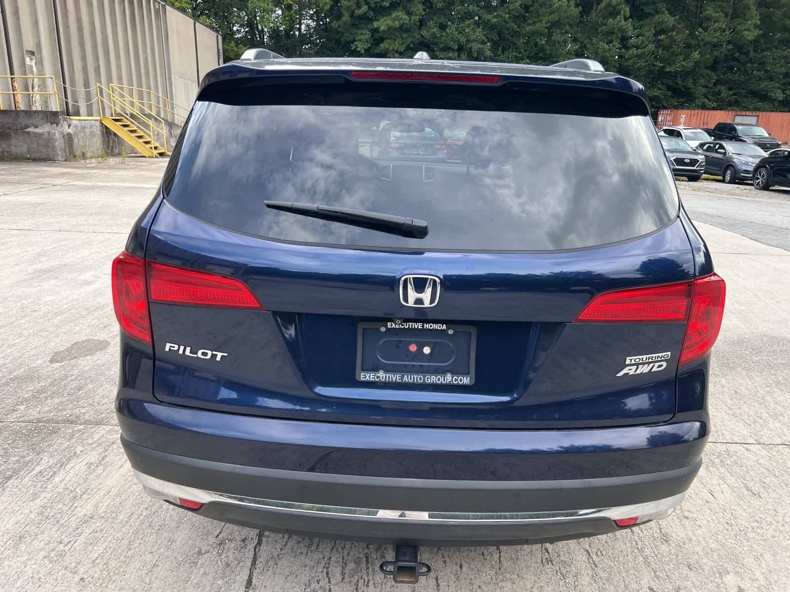 Thumbnail: 2017 Honda Pilot - 8