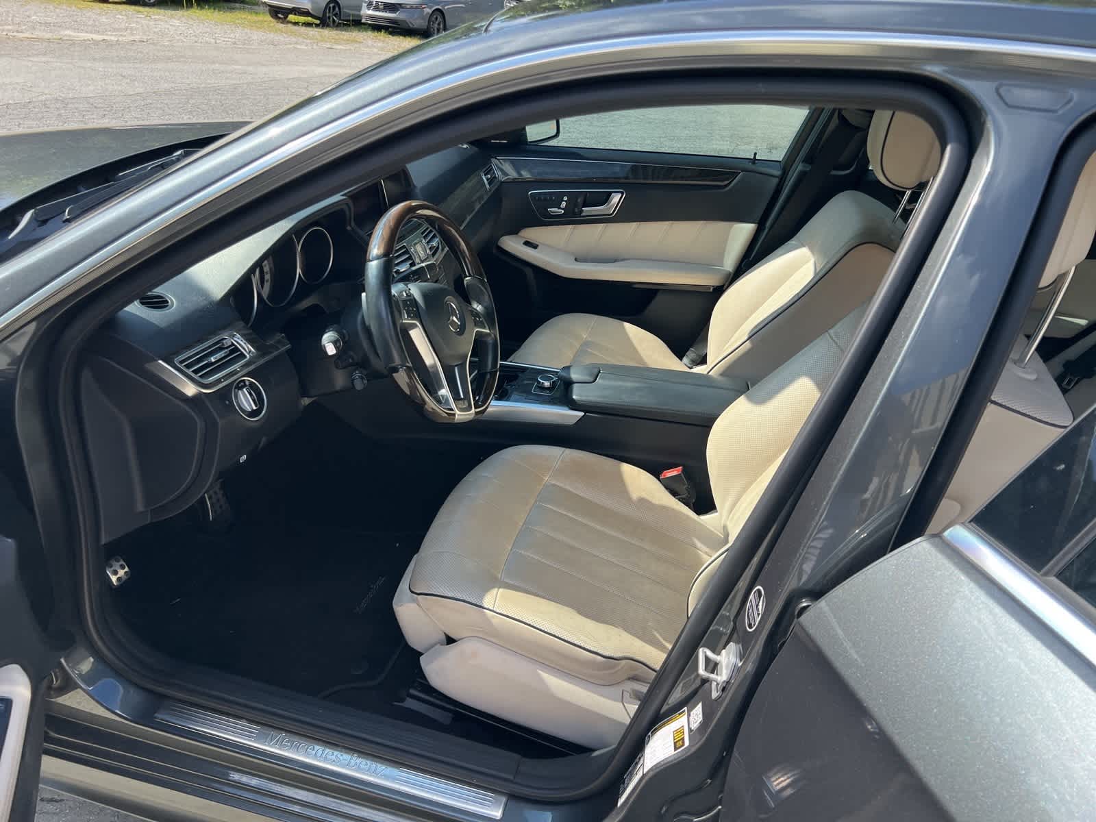 Thumbnail: 2016 Mercedes-Benz E-Class - 16