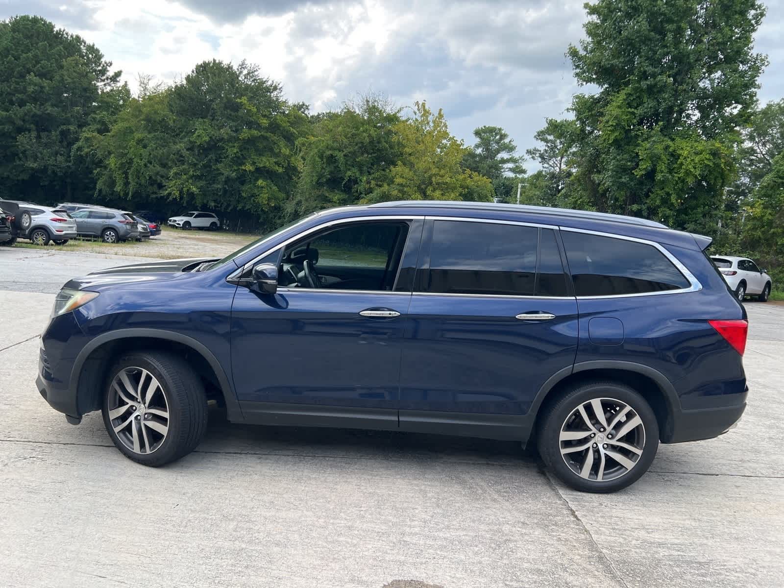 Thumbnail: 2017 Honda Pilot - 6