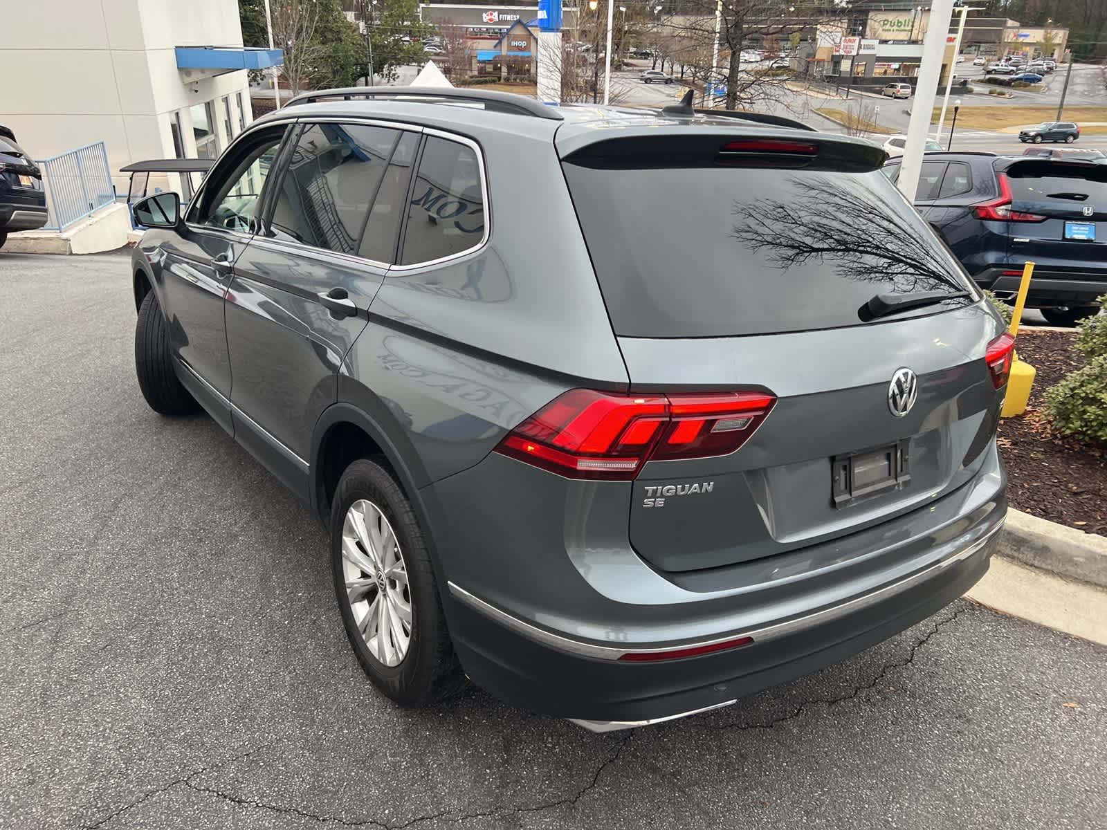 Thumbnail: 2018 Volkswagen Tiguan - 8