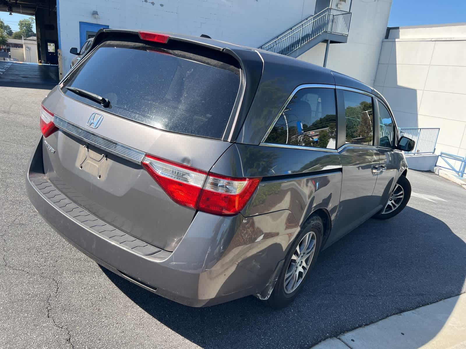 Thumbnail: 2011 Honda Odyssey - 10