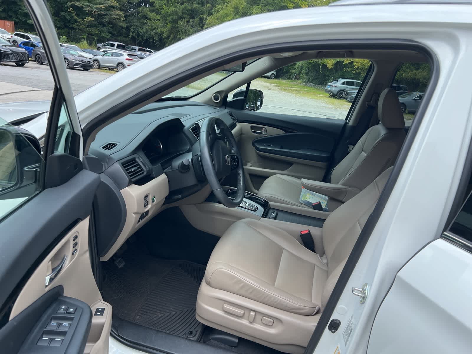 Thumbnail: 2020 Honda Pilot - 17