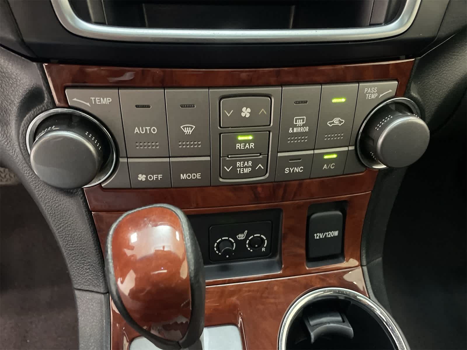 Thumbnail: 2013 Toyota Highlander - 30