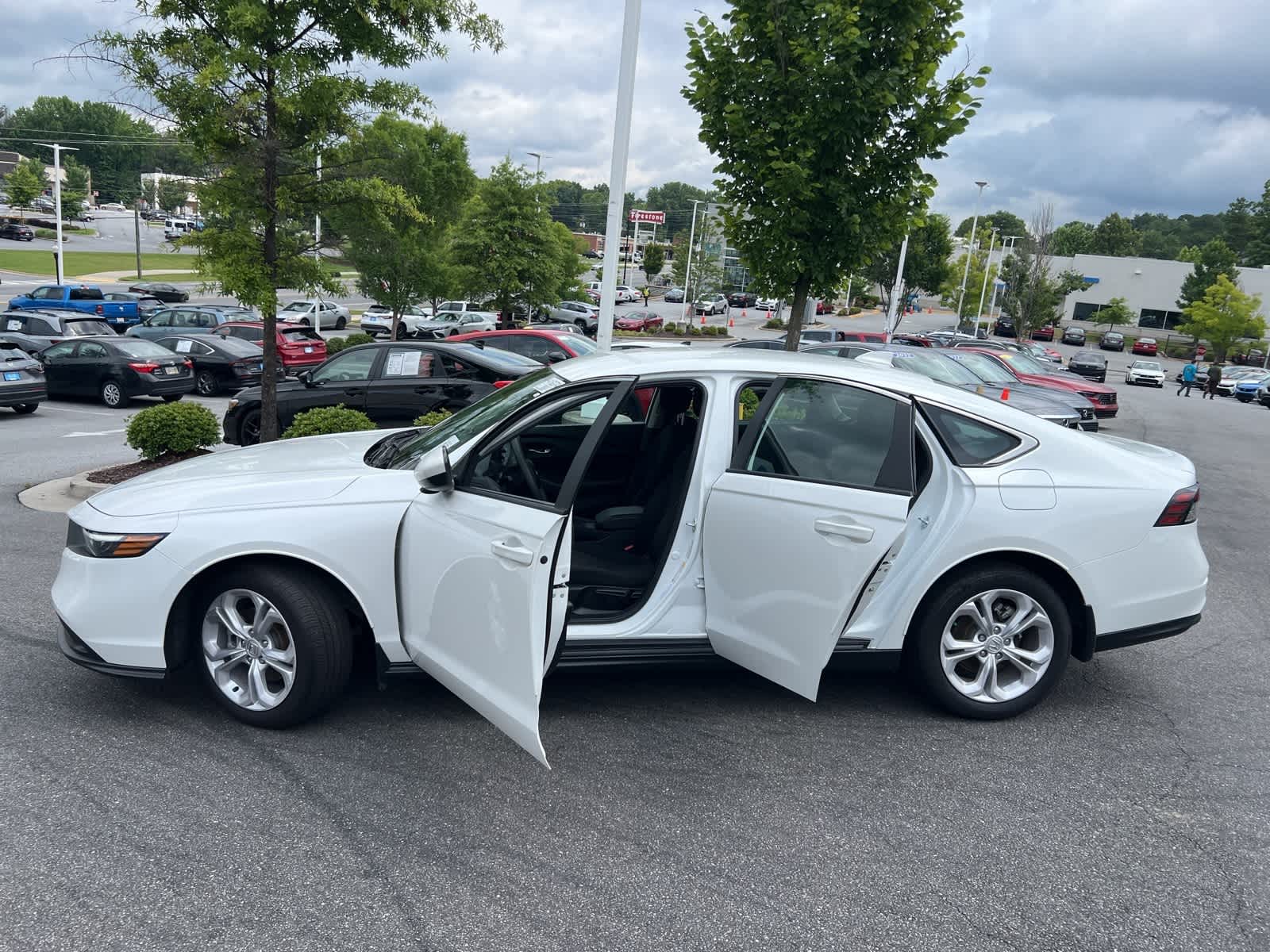 2025 Honda Accord LX 18
