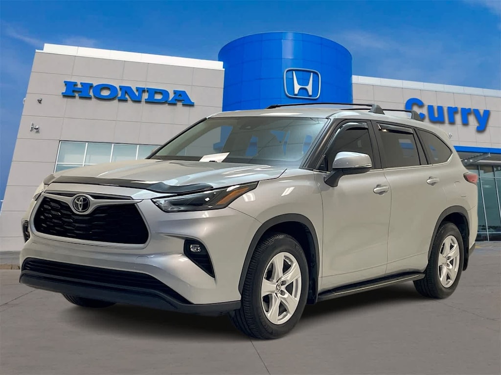 Used 2023 Toyota Highlander LE SUV