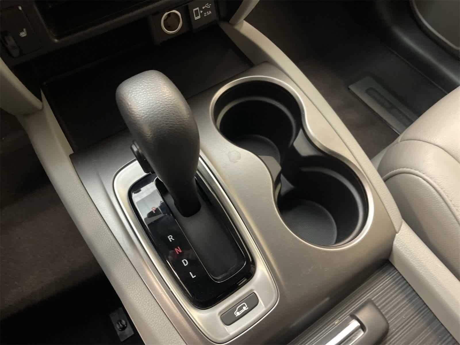 Thumbnail: 2019 Honda Pilot - 9