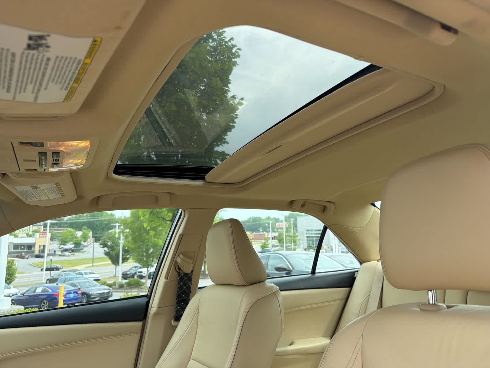Thumbnail: 2015 Toyota Camry - 22