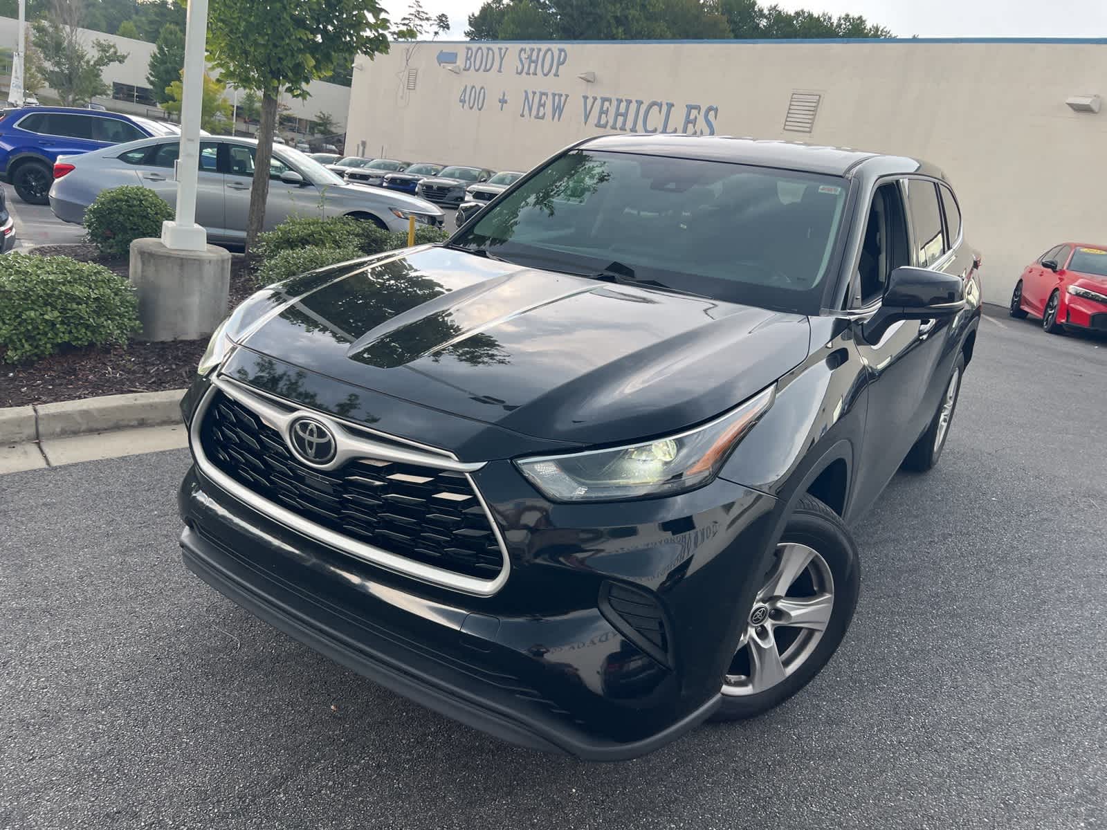 2022 Toyota Highlander L photo 3