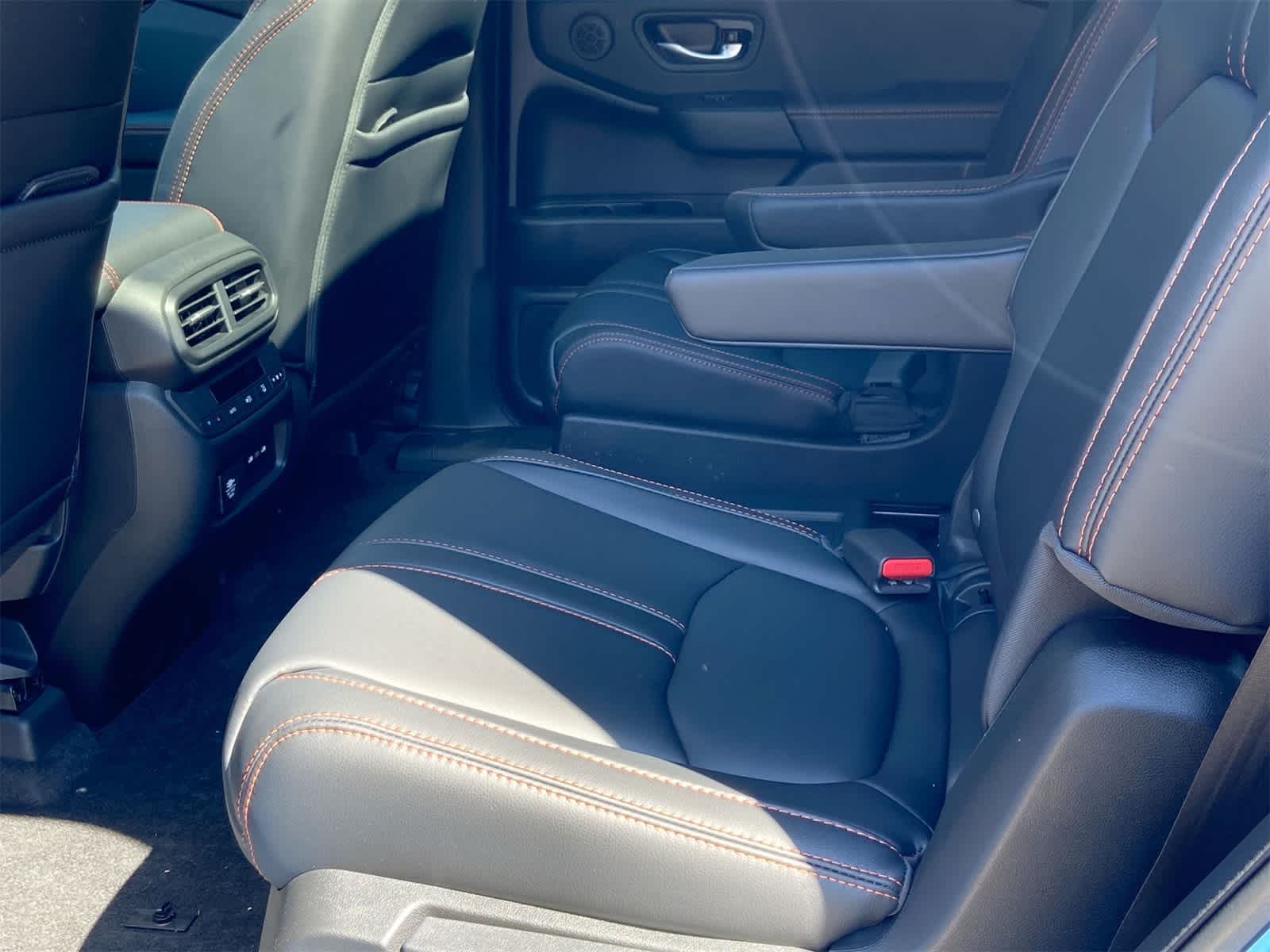 Thumbnail: 2025 Honda Pilot - 19